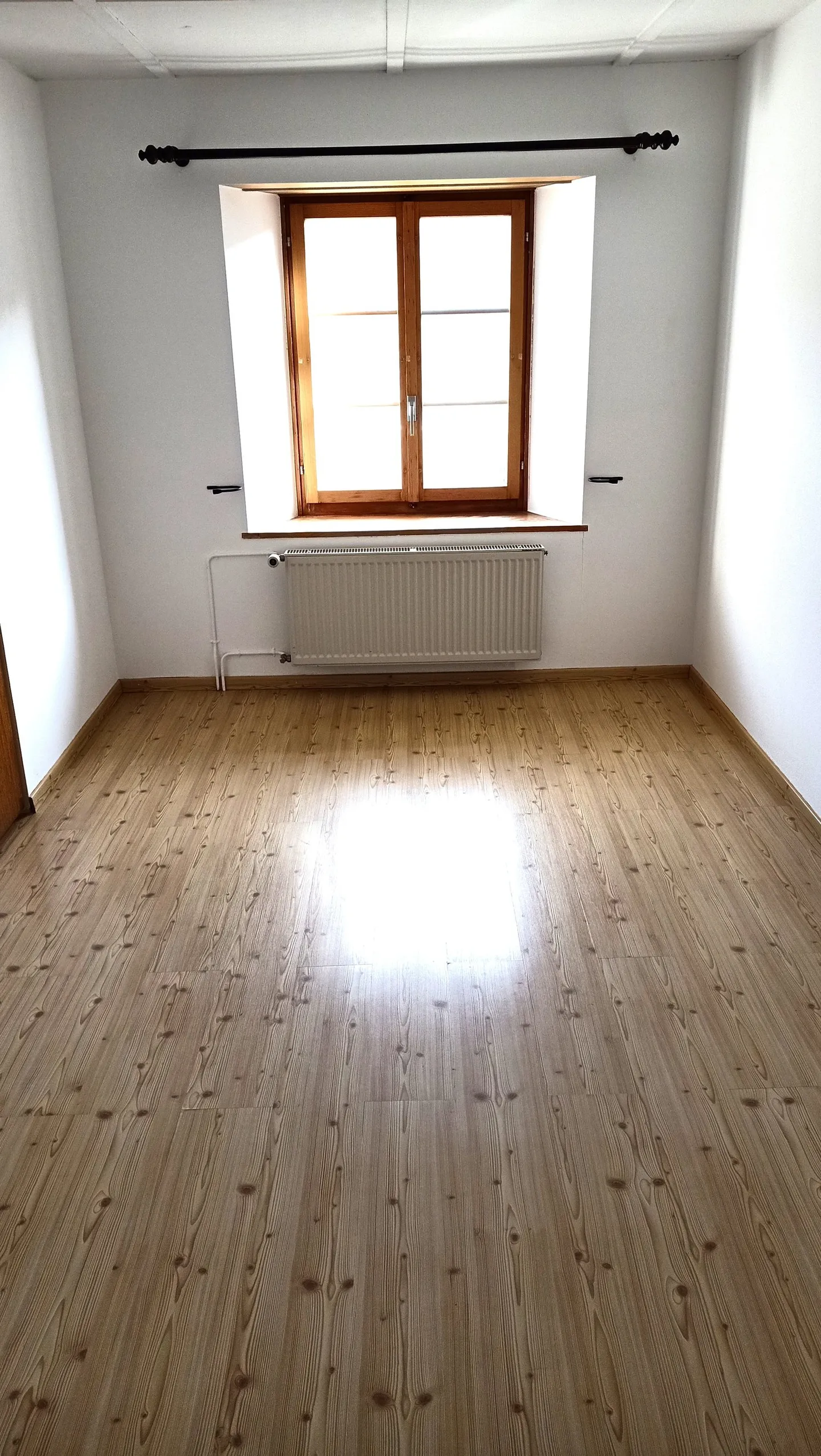 Belle ferme avec deux appartements de 300 m2 et 220 m2 de grange et de paddock - Photo 23 sur 42