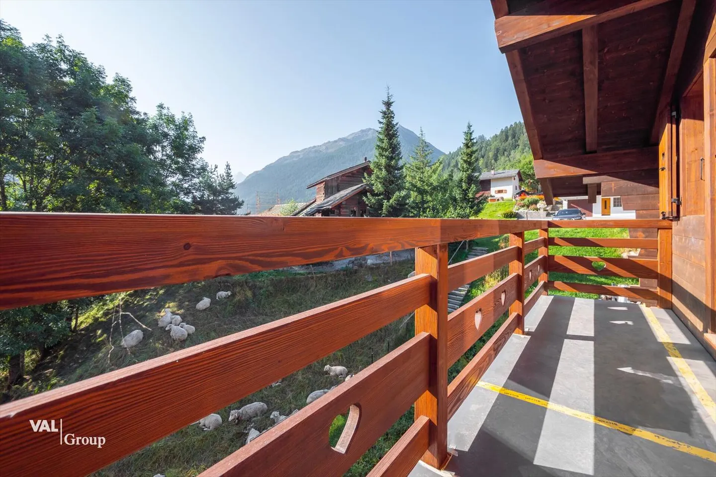 SUPERB OPPORTUNITY - A new chalet at a rare price in the heart of Val d'Anniviers - Photo 7 of 10