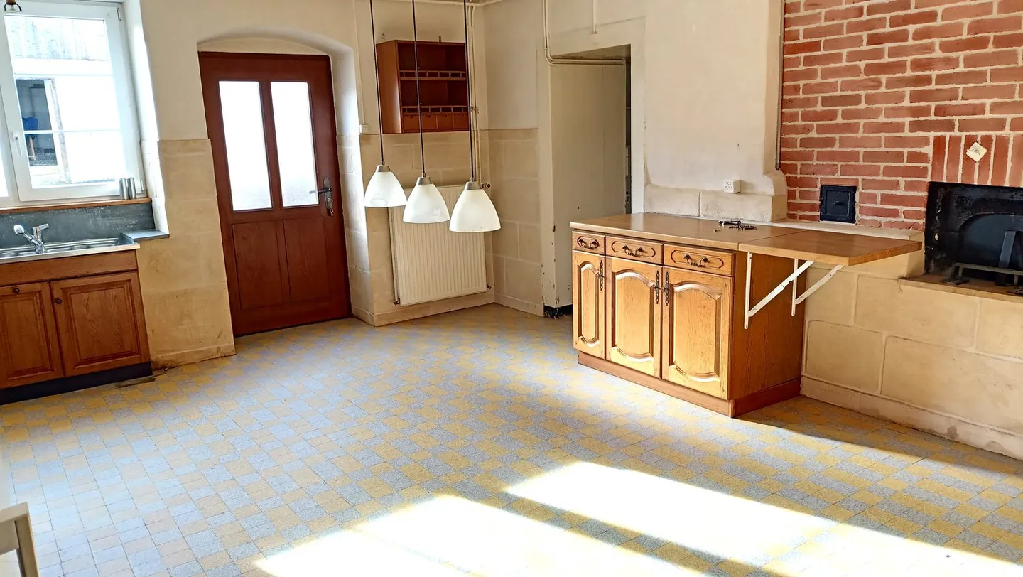 Belle ferme avec deux appartements de 300 m2 et 220 m2 de grange et de paddock - Photo 19 sur 42