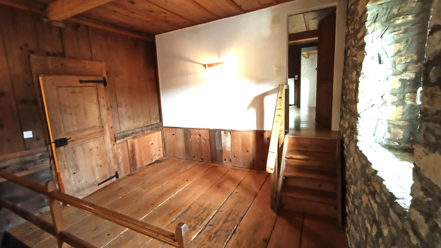 Belle ferme avec deux appartements de 300 m2 et 220 m2 de grange et de paddock - Photo 28 sur 42