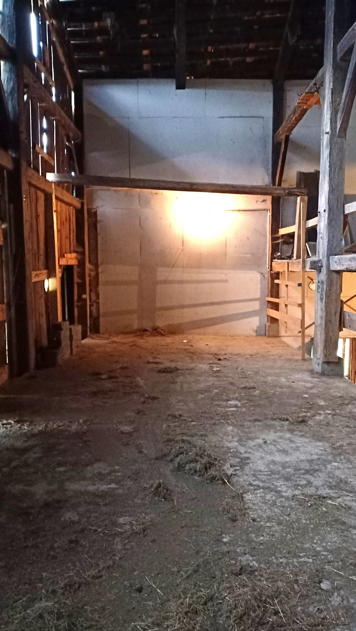 Belle ferme avec deux appartements de 300 m2 et 220 m2 de grange et de paddock - Photo 37 sur 42