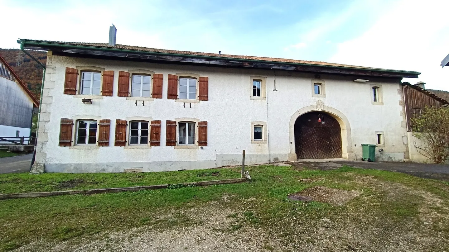 Belle ferme avec deux appartements de 300 m2 et 220 m2 de grange et de paddock - Photo 42 sur 42
