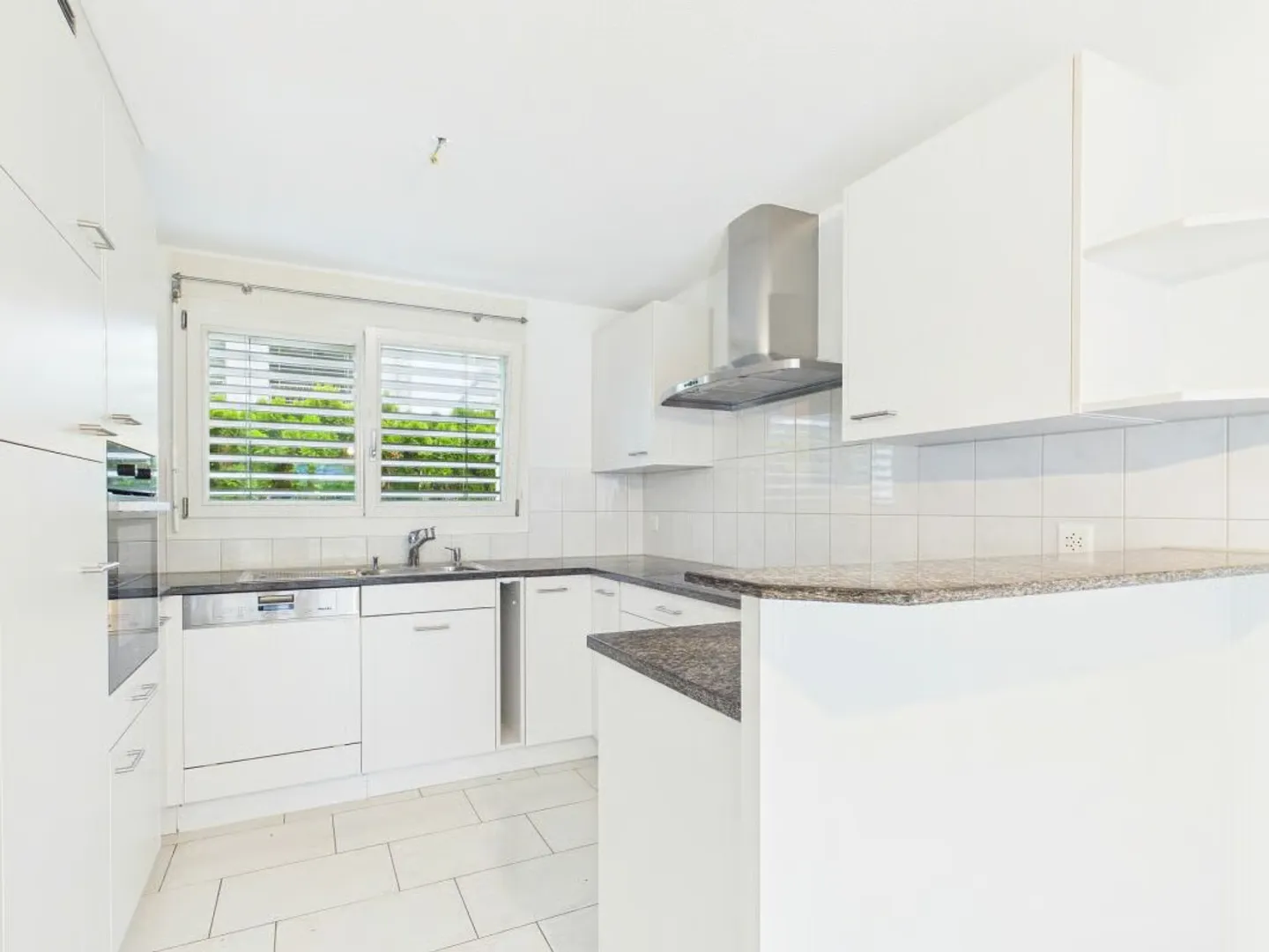 Double Family House for Rent in Dübendorf - Photo 2 of 13