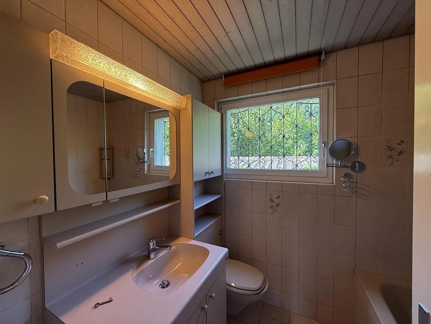 Cozy single-family home for immediate rent - Photo 6 of 7