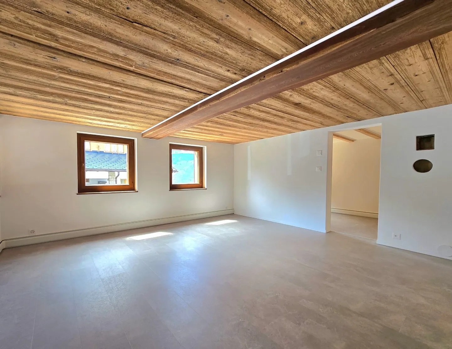 Charming 2.5-room apartment completely renovated in St-Martin (Val d'Hérens) - Photo 4 of 17