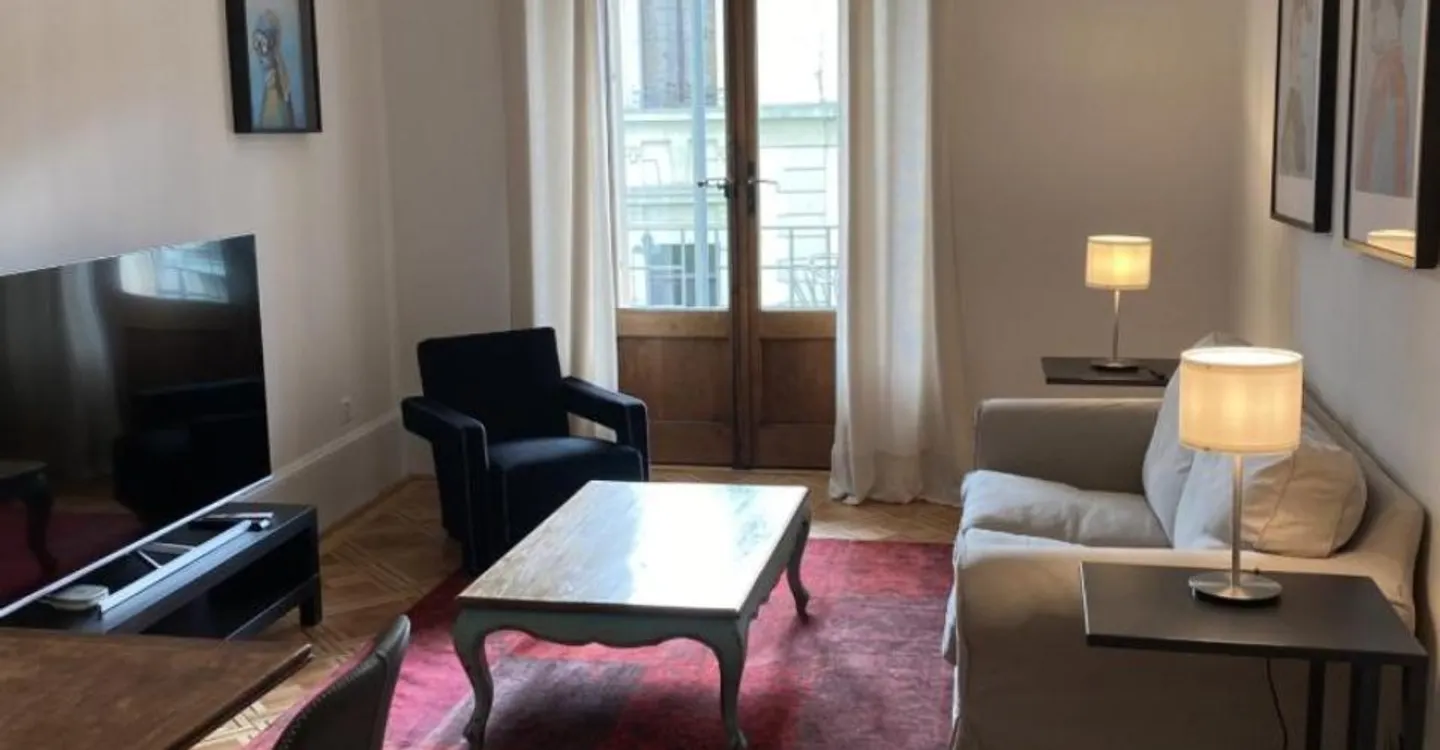 Charming Apartment with Lake View - Photo 2 of 12