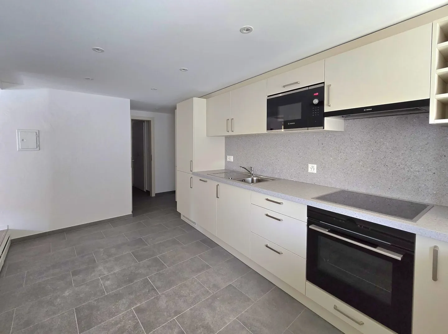 Charming 2.5-room apartment completely renovated in St-Martin (Val d'Hérens) - Photo 8 of 17