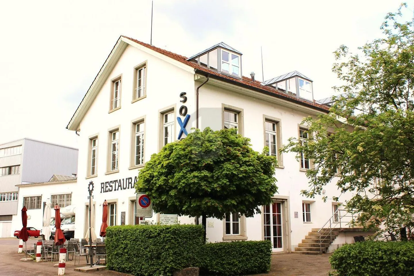 GROSSZÜGIG AN ZENTRALER LAGE - Foto 3 von 6