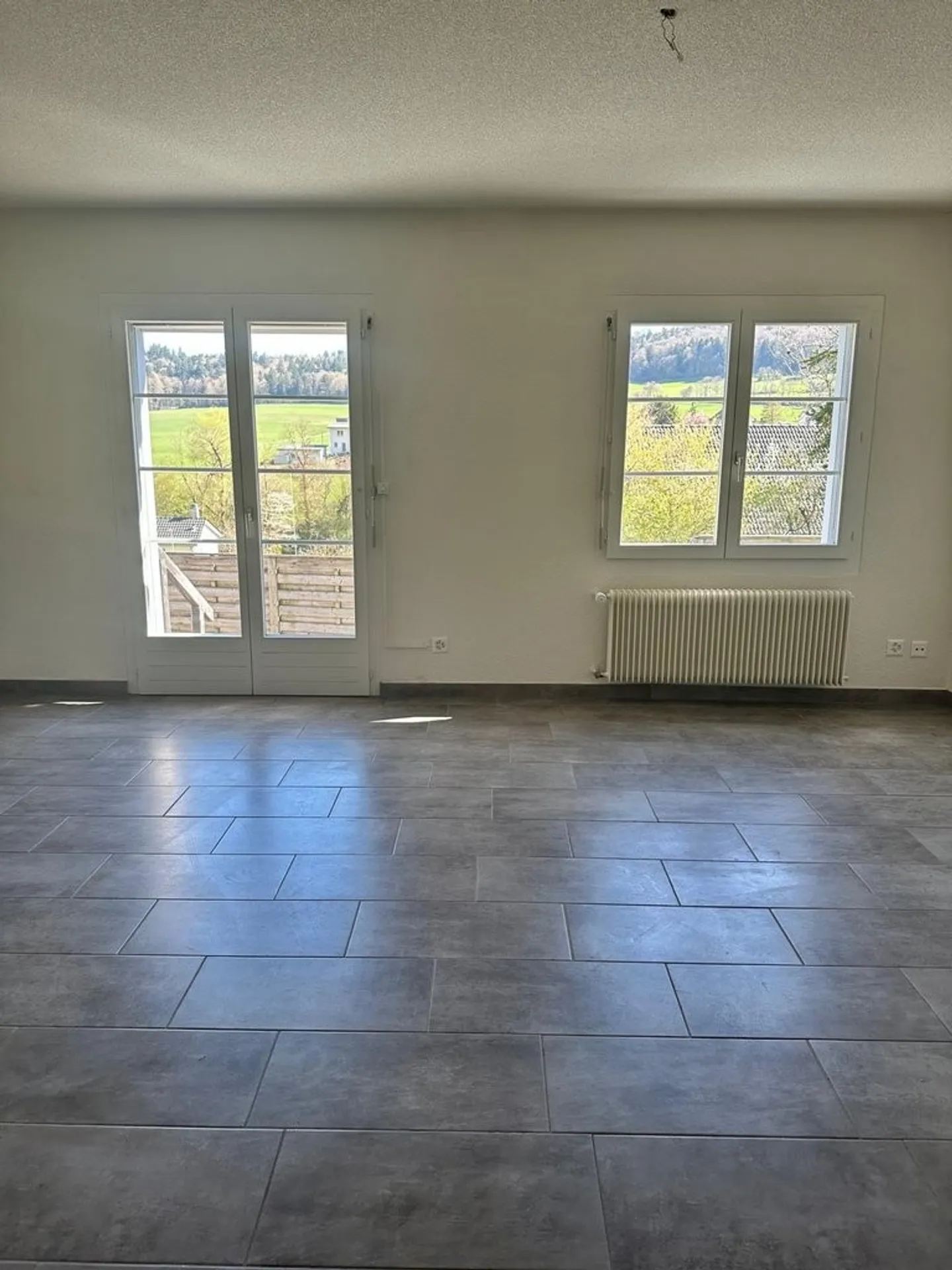 Un bel appartement de 3,5 pièces à louer au rez-de-chaussée à Orvin ! - Photo 2 sur 9