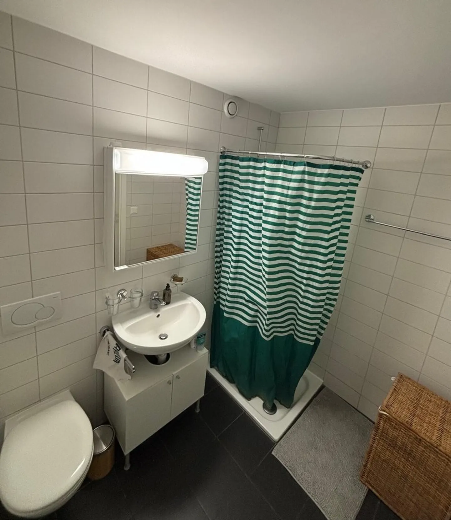 Your new home allows you to travel easily - Photo 8 of 10