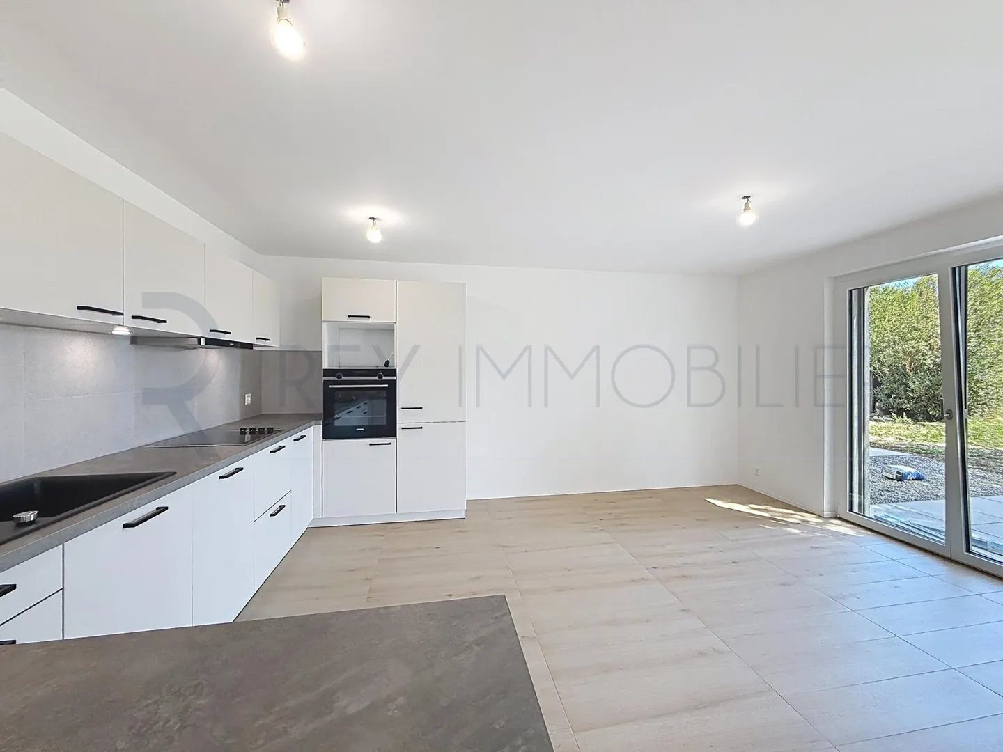 Triplex Charmant avec Jardin - Photo 3 sur 10