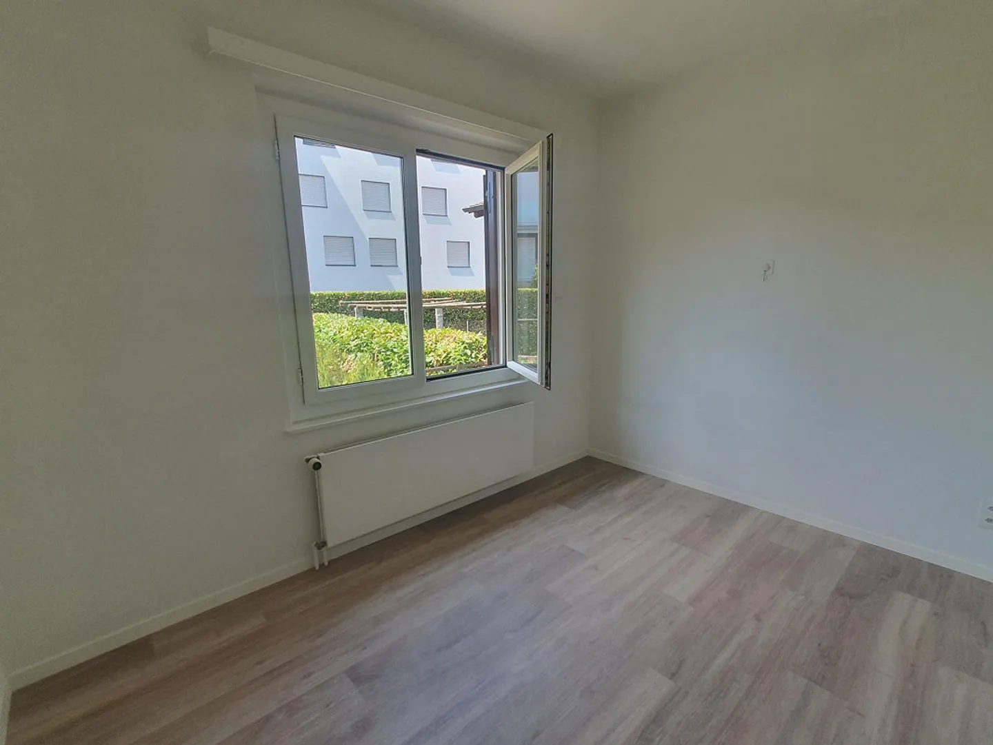 For rent 3.5 rooms with garden close to amenities - Photo 7 of 8