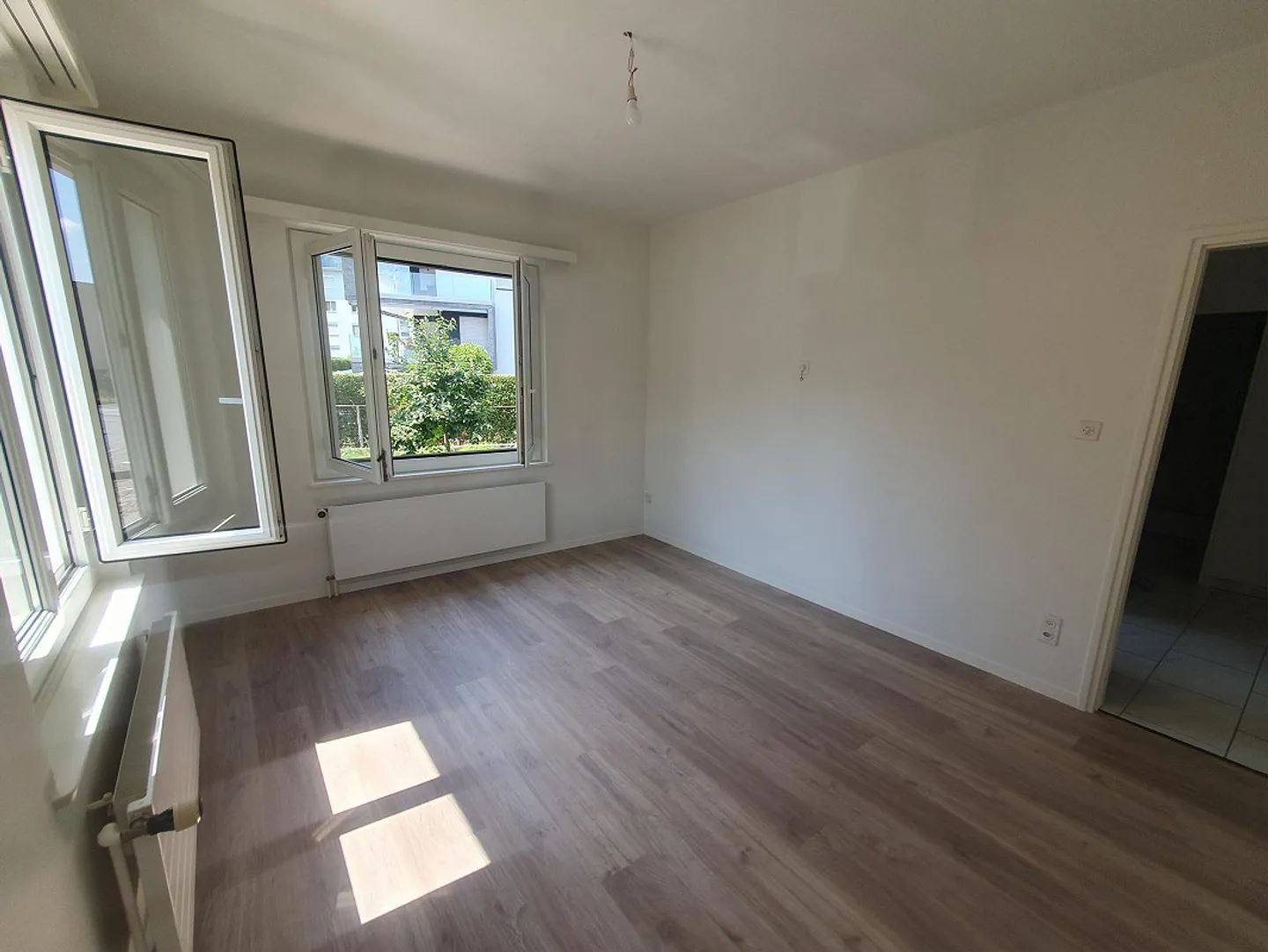 For rent 3.5 rooms with garden close to amenities - Photo 5 of 8