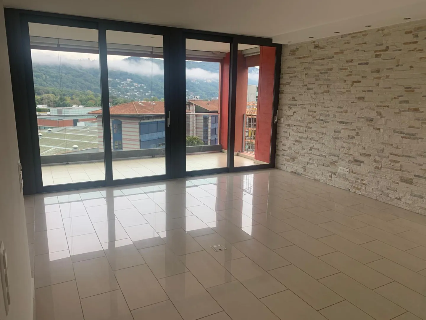 Appartement élégant de 4,5 pièces avec vue imprenable : Résidence 'La Perla' - Photo 16 sur 21