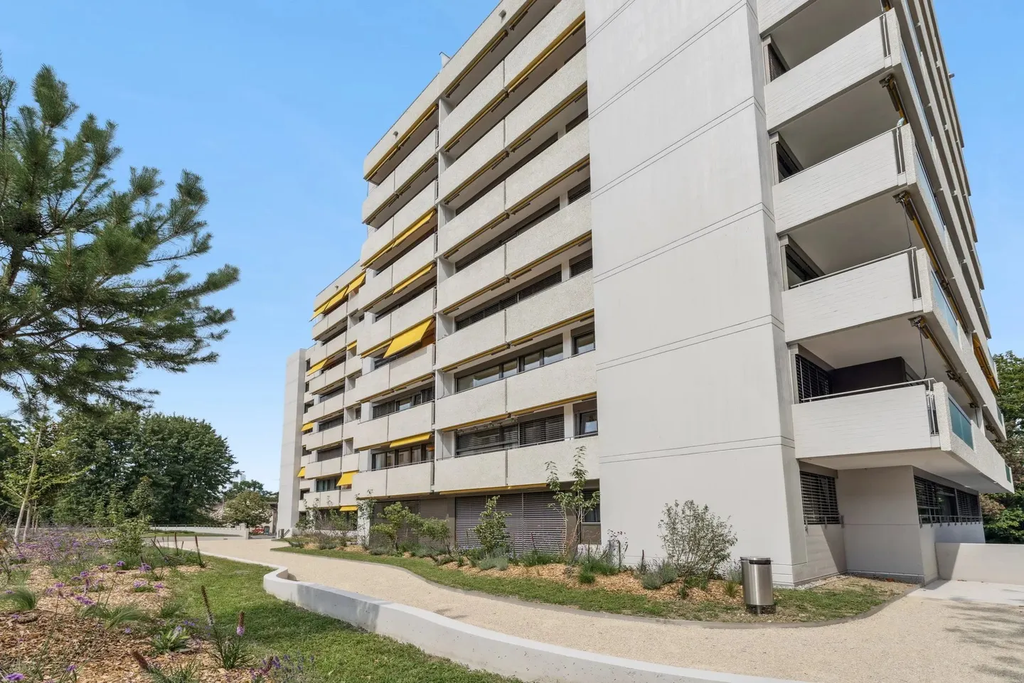 Charming Apartment with Lake View - Photo 1 of 5