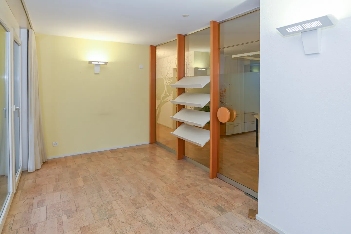 «Rollstuhlgängige Gewerberäume im Erdgeschoss / vielseitig nutzbar» - Photo 4 of 14