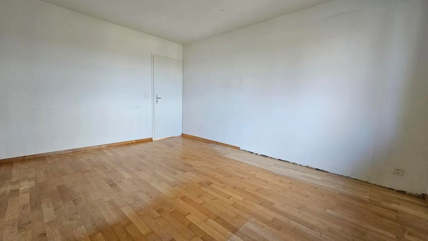 LA TUA OPPORTUNITÀ – APPARTAMENTO DI 4,5 STANZE CON POTENZIALE! - Foto 7 di 10