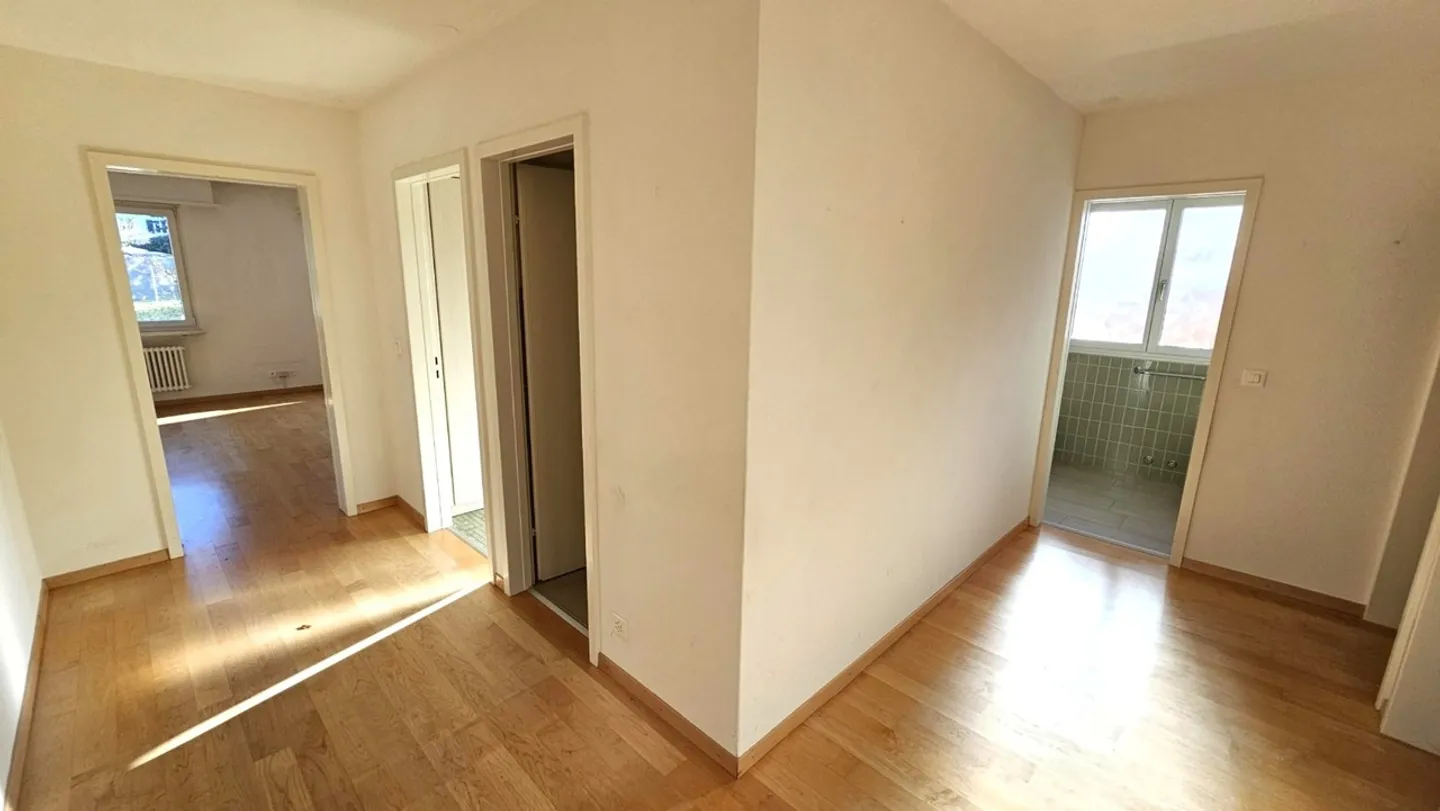 LA TUA OPPORTUNITÀ – APPARTAMENTO DI 4,5 STANZE CON POTENZIALE! - Foto 9 di 10