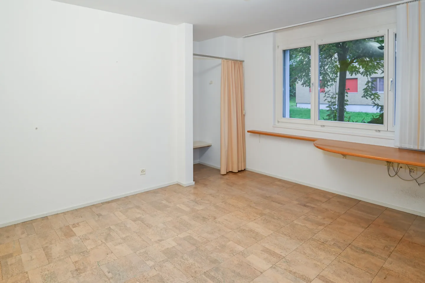 «Rollstuhlgängige Gewerberäume im Erdgeschoss / vielseitig nutzbar» - Photo 9 of 14