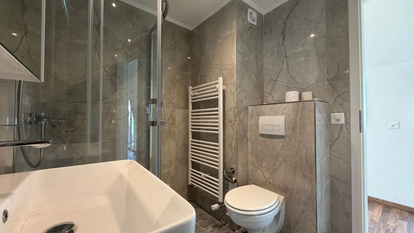 Bright 5-room maisonette apartment with large terrace in Gelterkinden - Photo 8 of 15