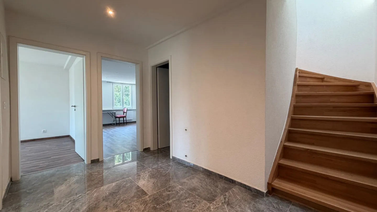 Bright 5-room maisonette apartment with large terrace in Gelterkinden - Photo 2 of 15