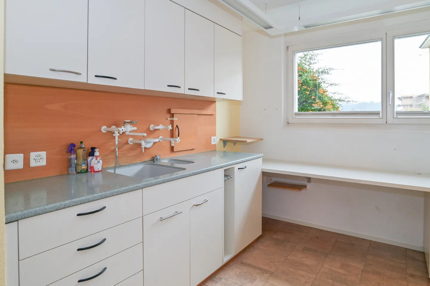 «Rollstuhlgängige Gewerberäume im Erdgeschoss / vielseitig nutzbar» - Photo 11 of 14