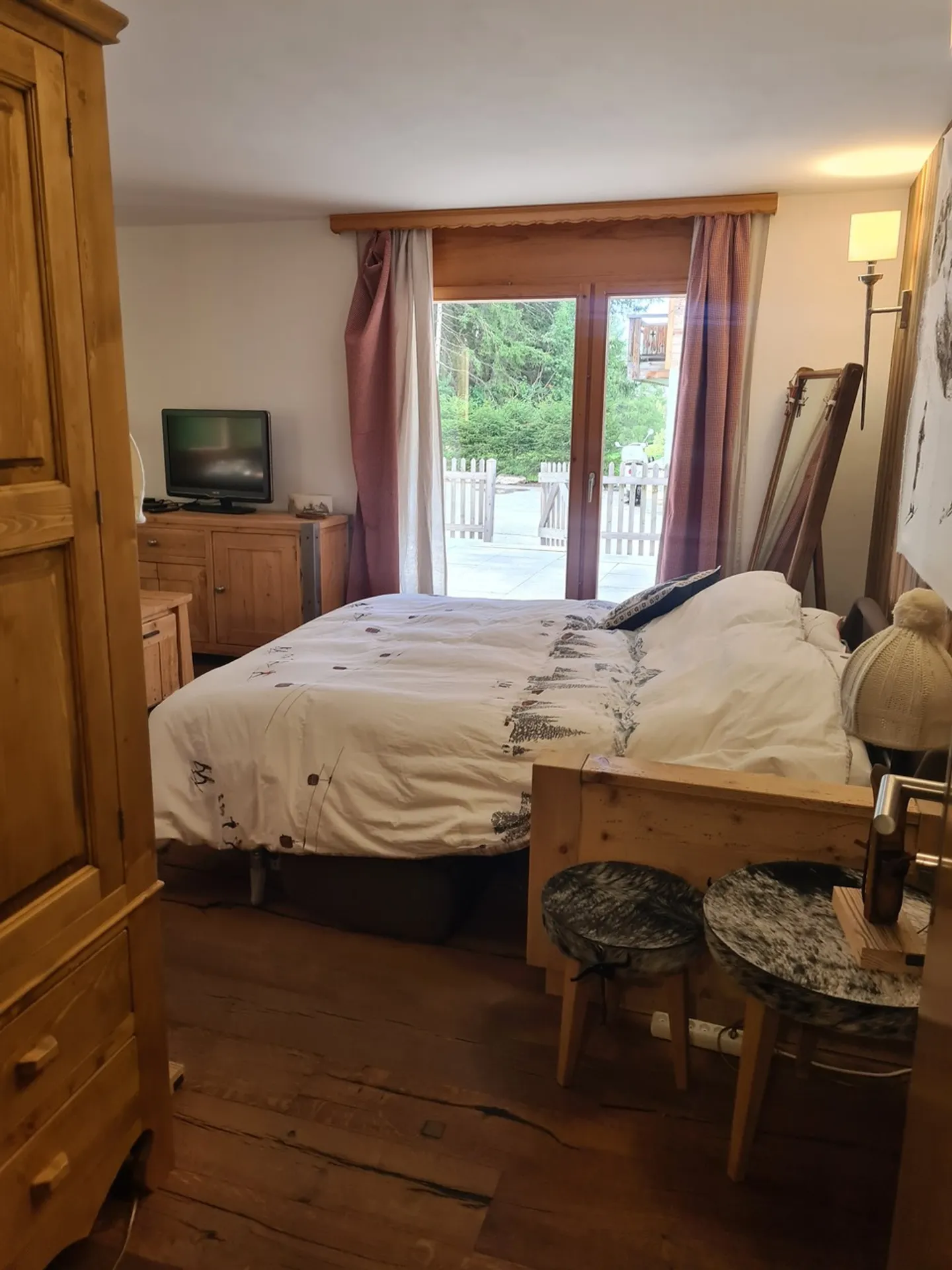 Charming Studio with Terrace - Photo 3 of 17