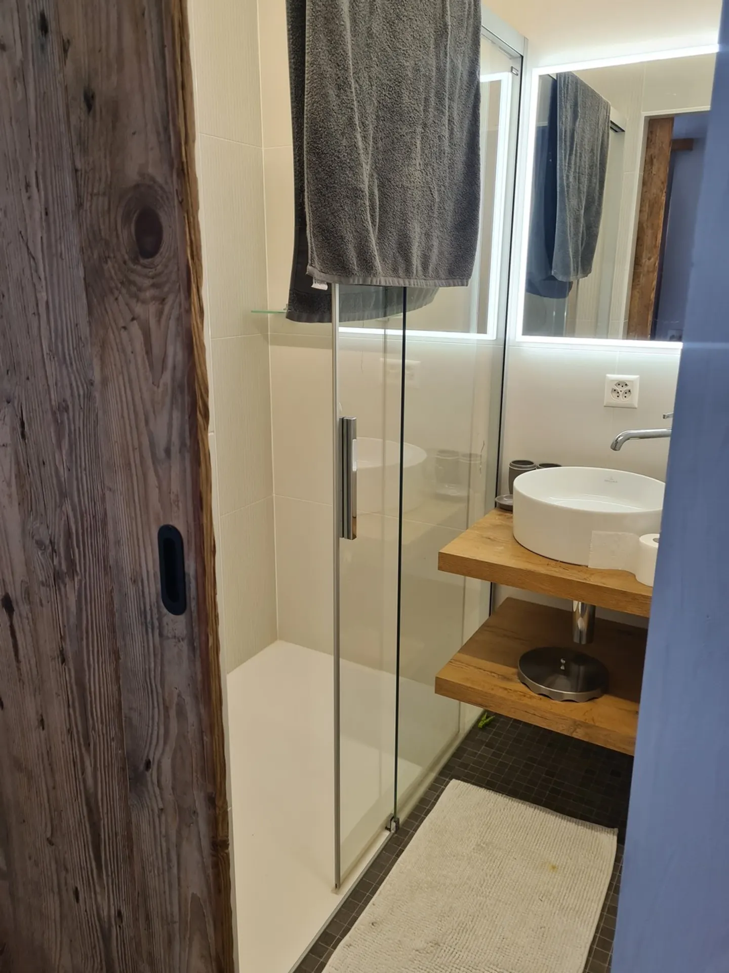 Charming Studio with Terrace - Photo 9 of 17