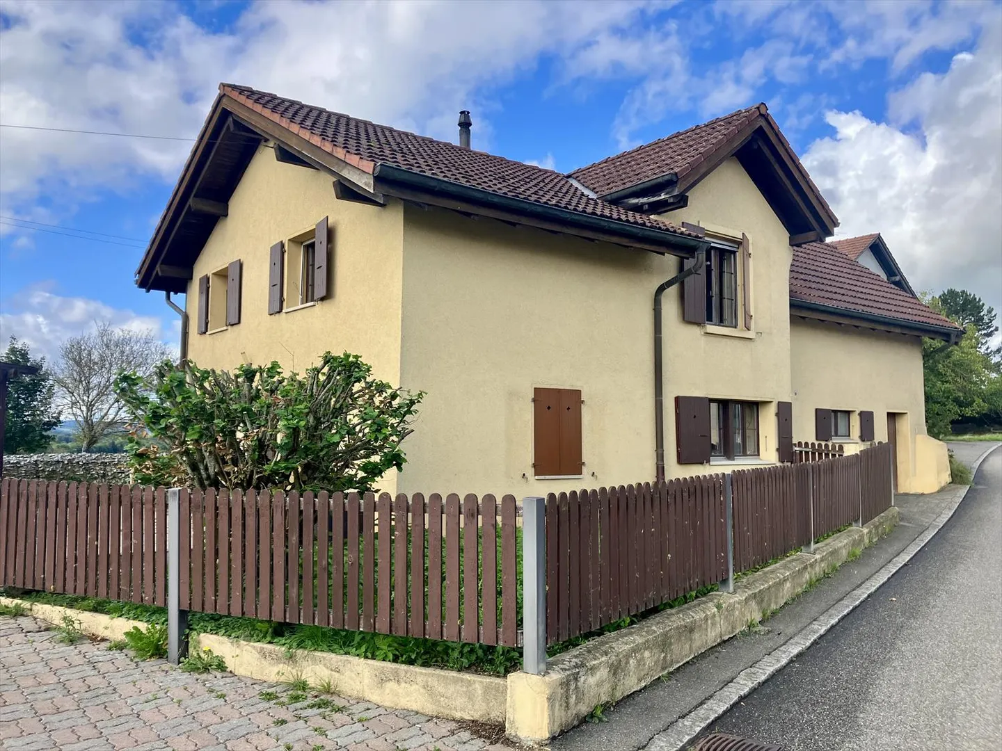 BURE - Charming individual house with garage - Photo 1 of 7