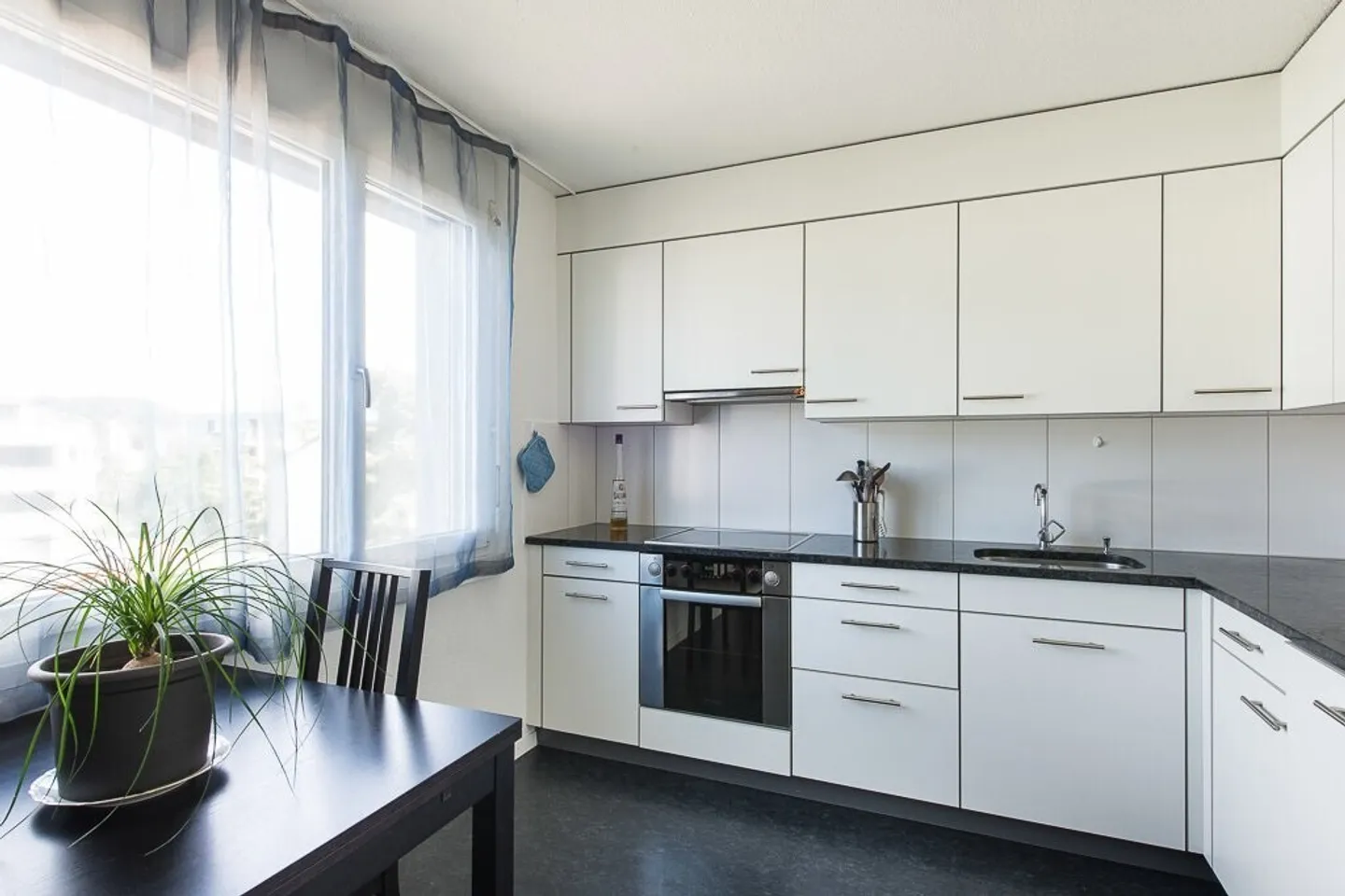 Luminoso appartamento 3.5 stanze - Foto 3 di 5