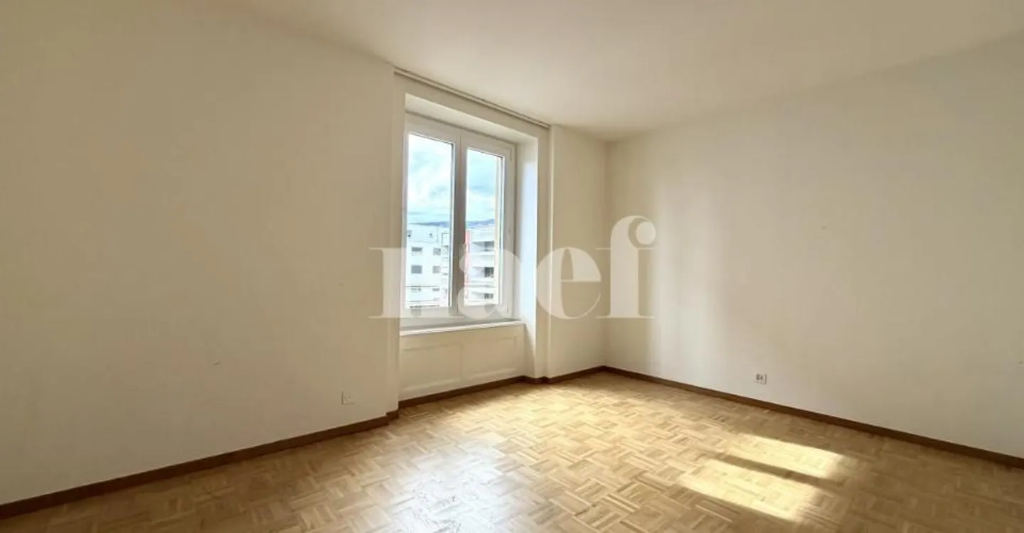 Bright 3-room apartment in a quiet neighborhood, in Peseux - Photo 3 of 6