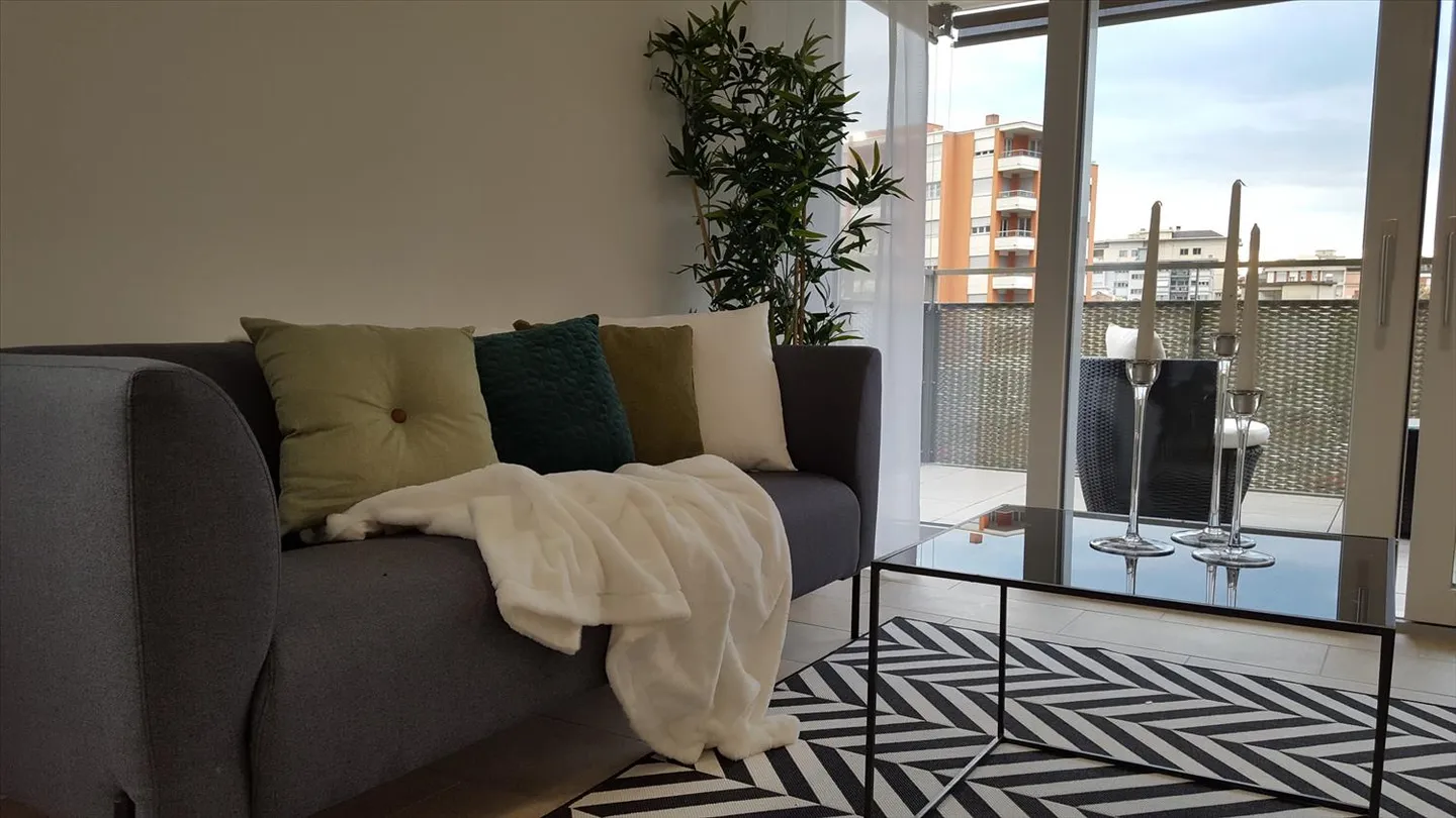 «Luminoso e moderno appartamento» - Foto 2 di 4