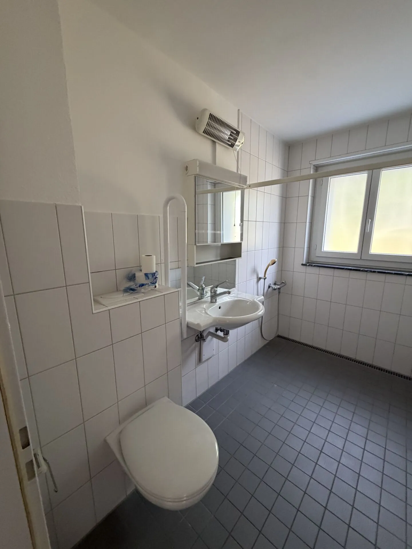 Barrier-free 3.5-room apartment with huge balcony in Urtenen-Schönbühl for rent! - Photo 11 of 18