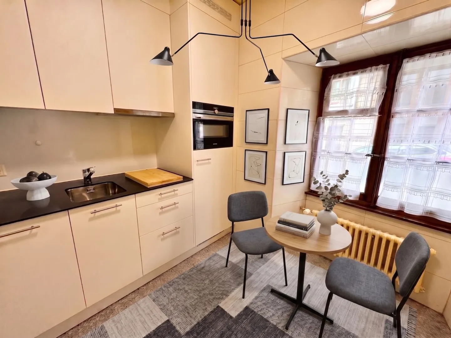 Studio di 35m² al piano terra di una dimora storica - Foto 2 di 8