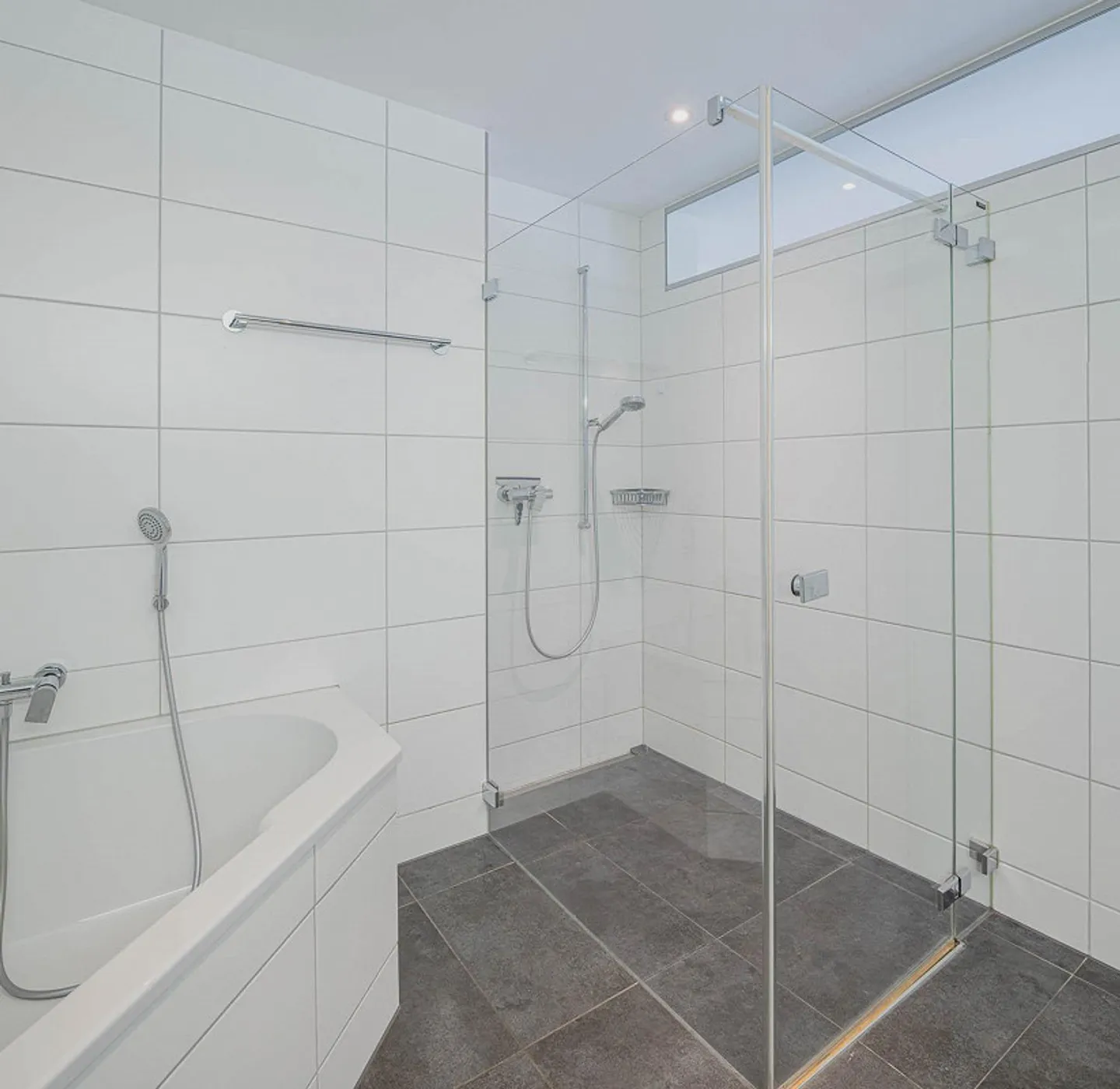 Appartement spacieux de 3,5 pièces à Feuerthalen ! - Photo 5 sur 9