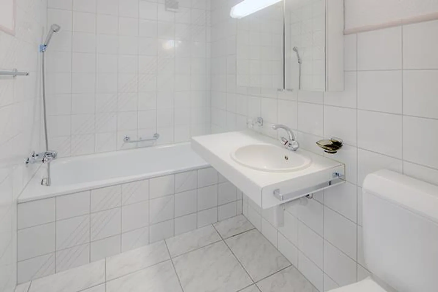 Geräumige Wohnung in grüner Lage - Foto 5 von 6