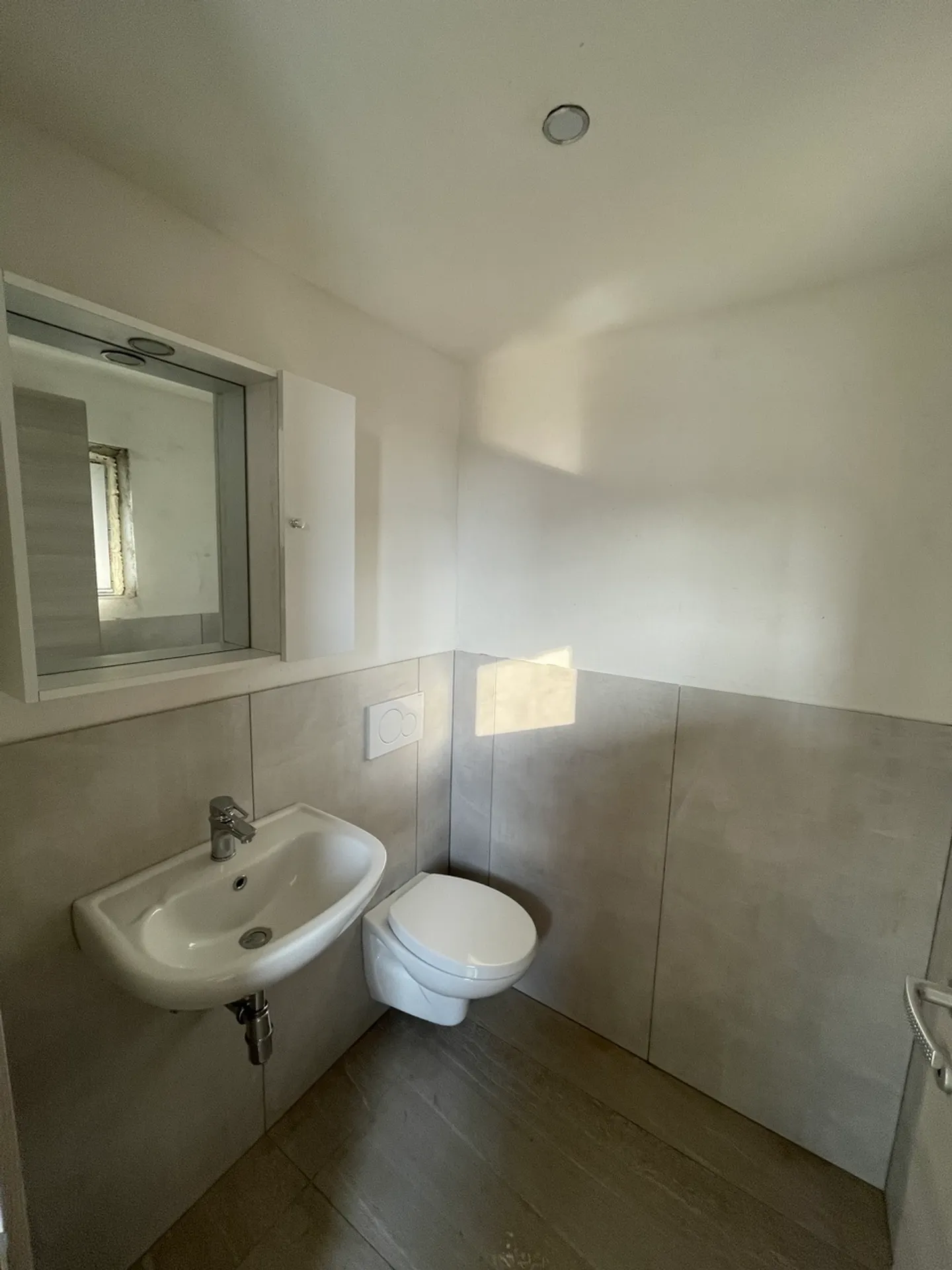COMMERCIAL SPACE IN GENESTRERIO - Photo 3 of 4