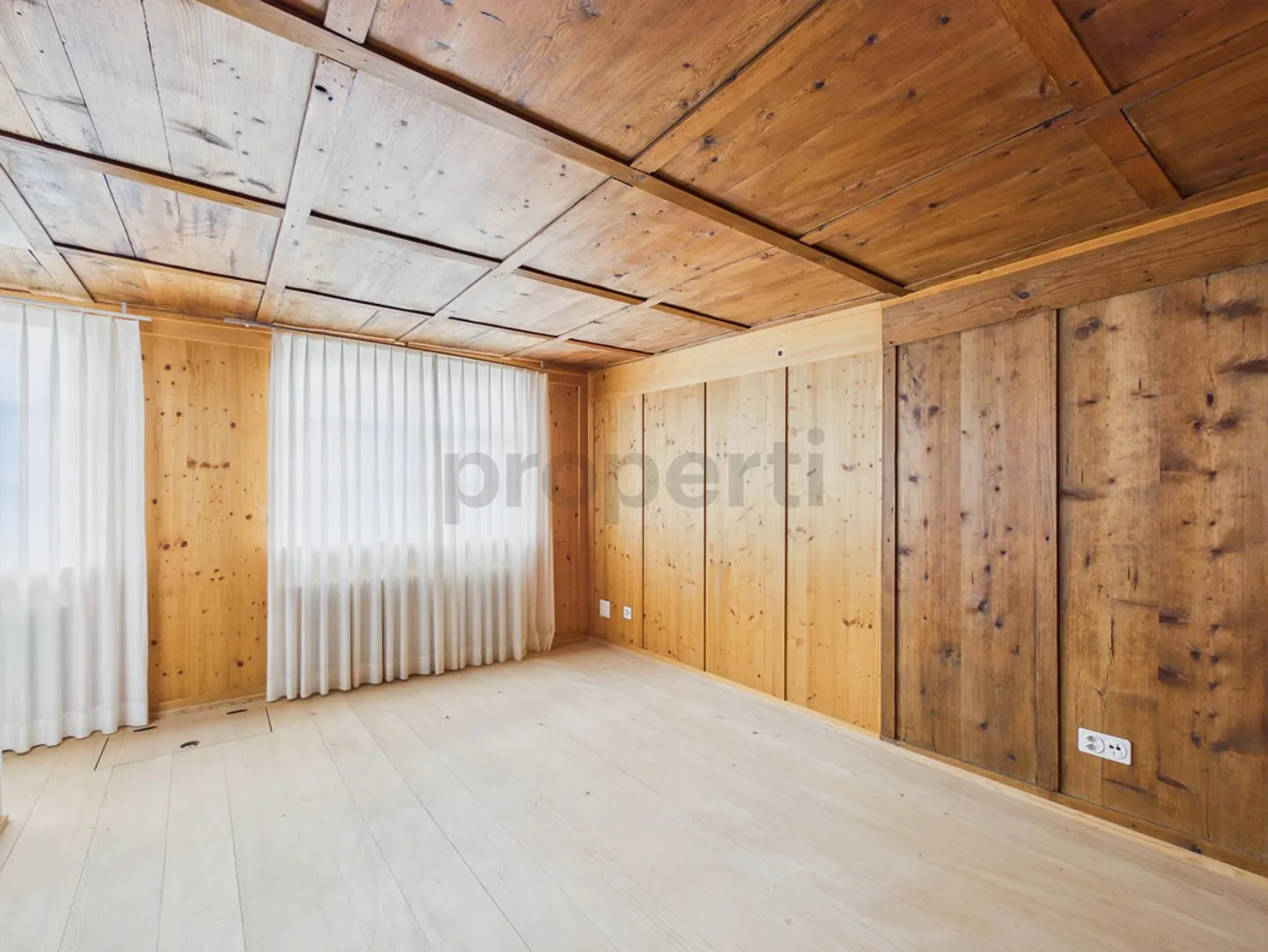 Professionally Restored Timber House, Historical Flair & Large Space - Photo 6 of 14