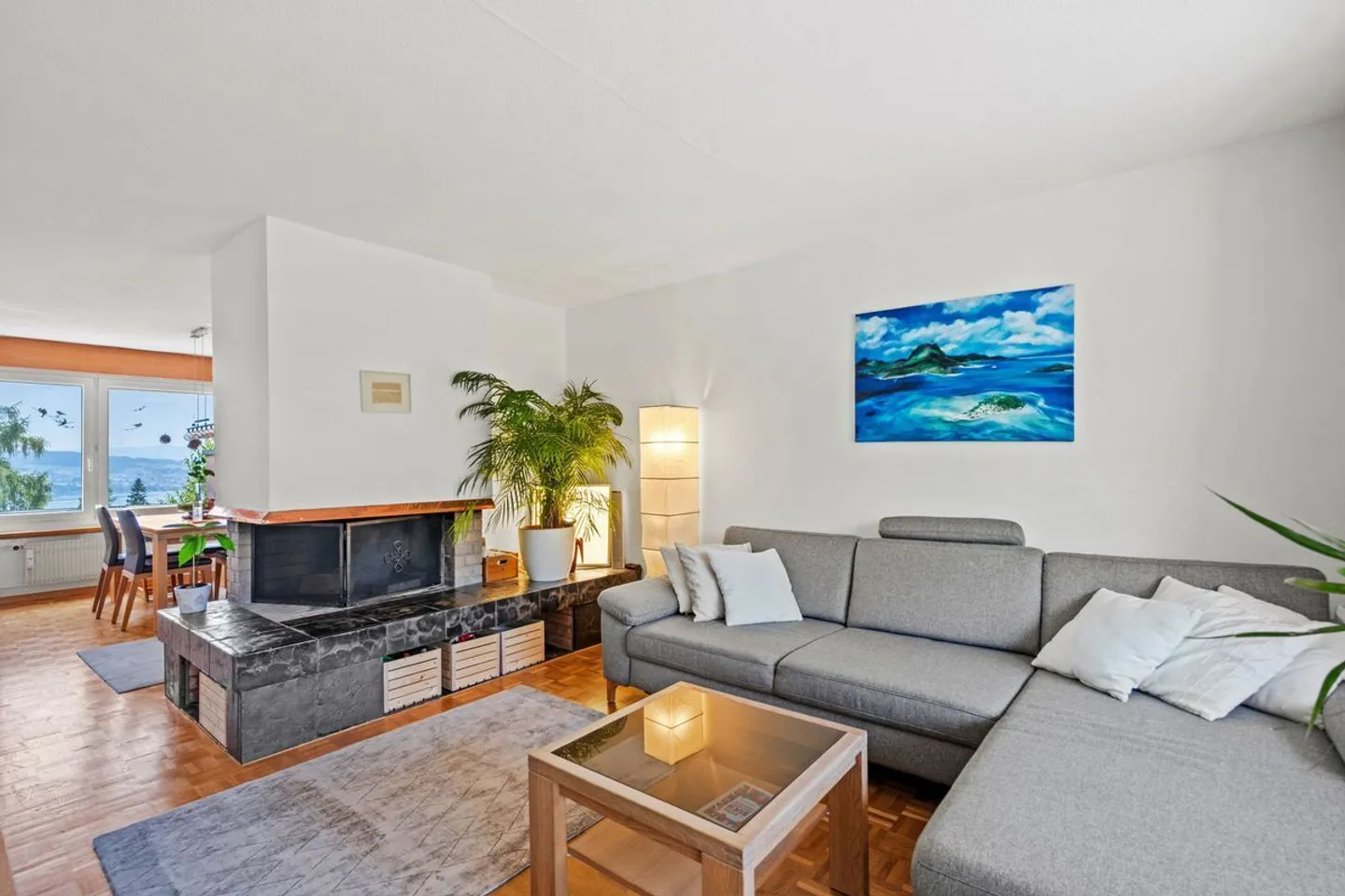 Charmante appartement en attique de 4,5 pièces avec vue imprenable sur le lac - Photo 2 sur 13