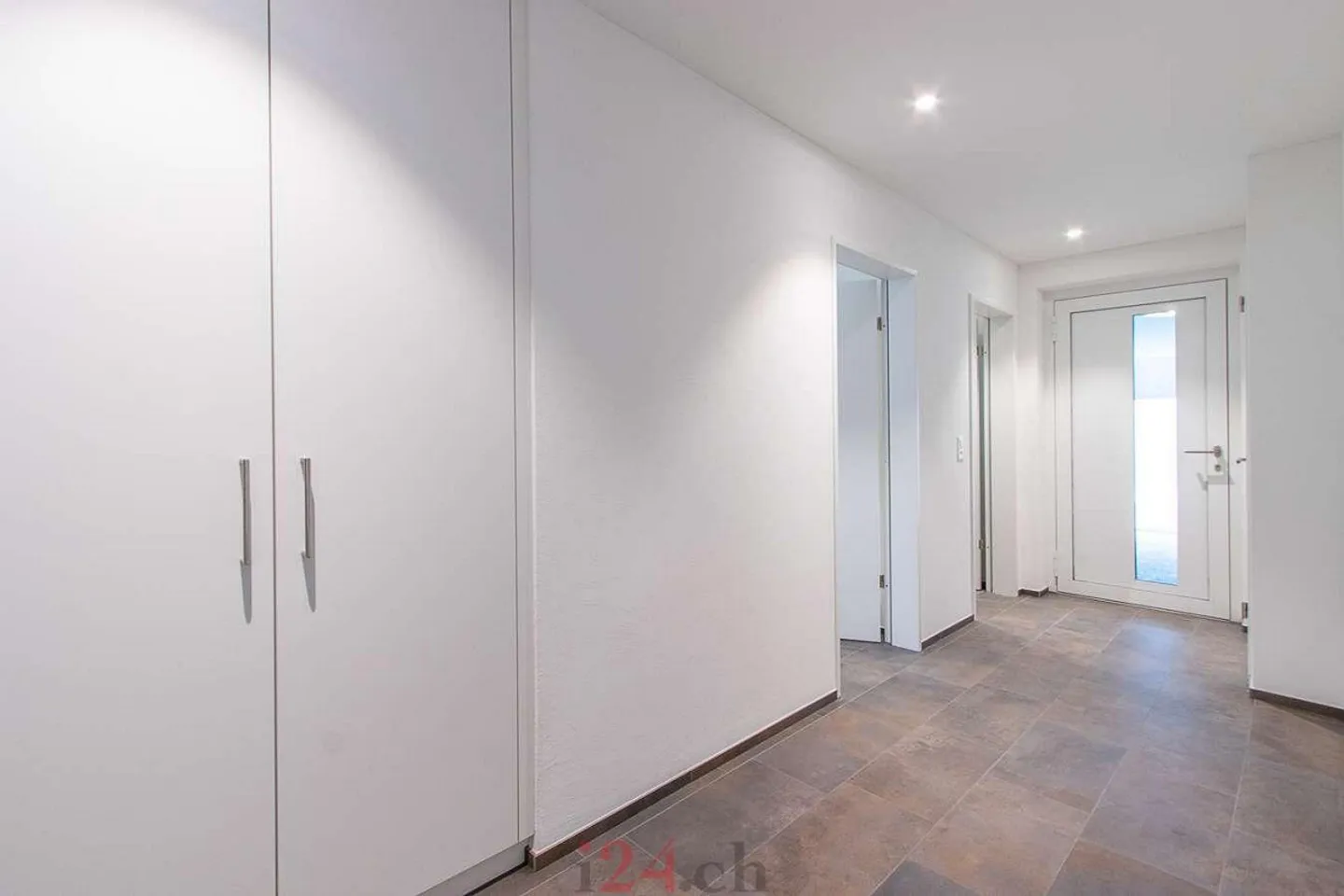 Casa di mezzo 4½ stanze - Vita moderna su tre livelli con molta luce - Foto 3 di 12