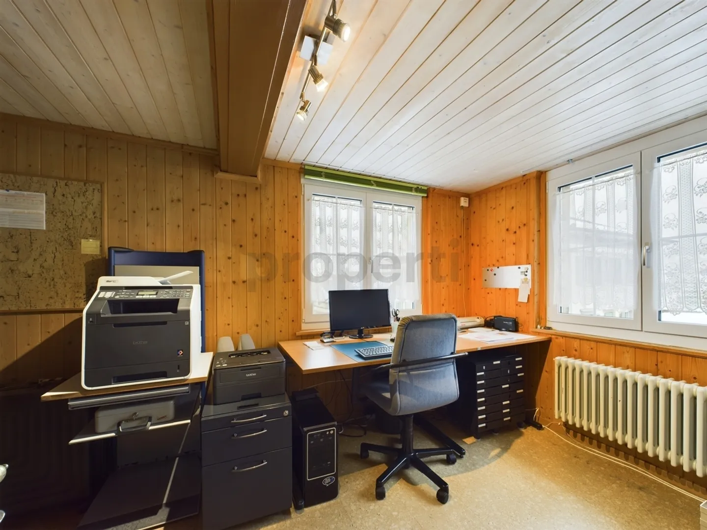Zuhause mit Zusatznutzen - grosszügige 5.5-Zimmer-Wohnung &amp; Mieteinnahmen im Erdgeschoss - Foto 8 von 13