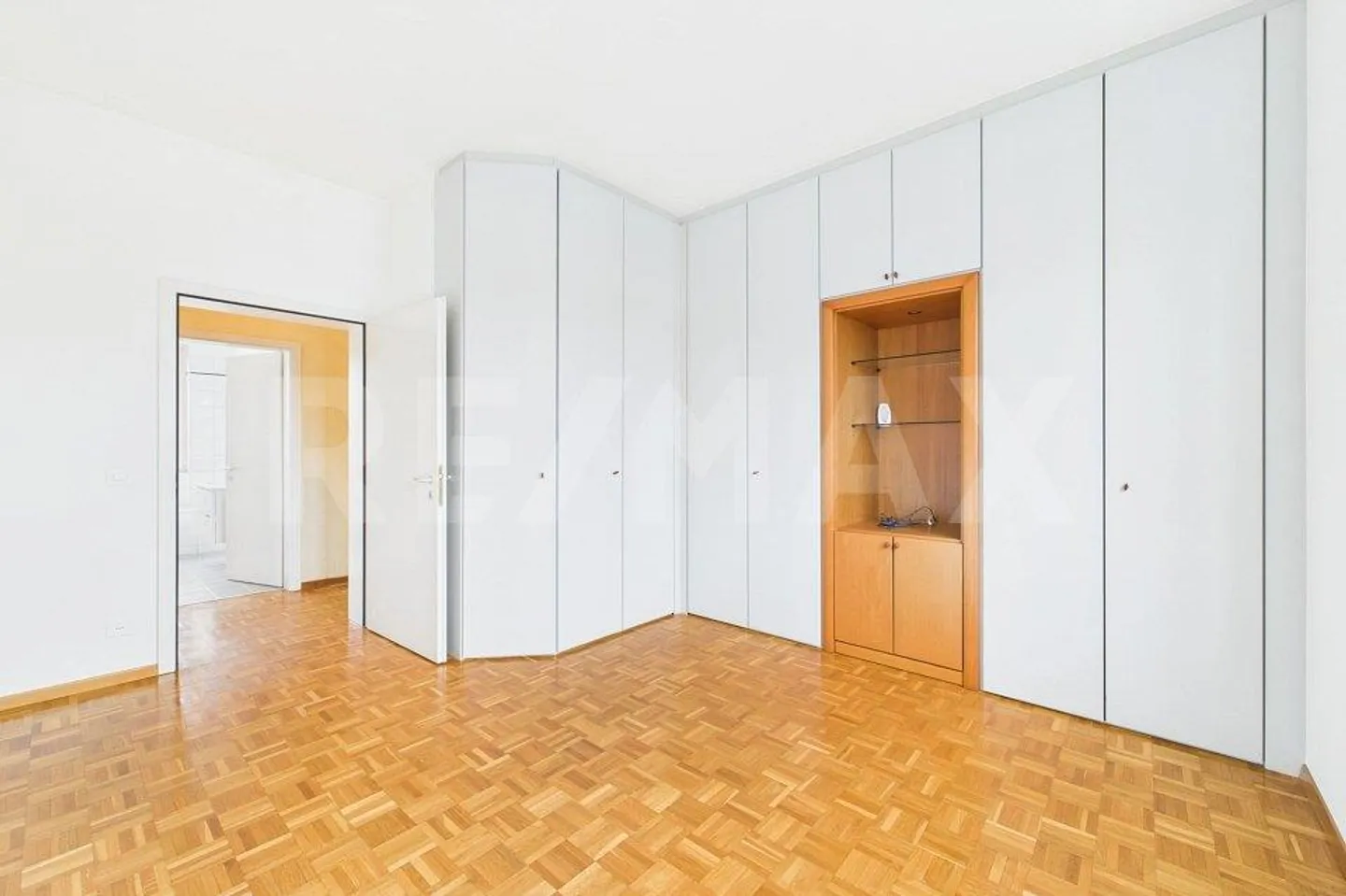 3.5-Room Apartment in an Exclusive Residential Area in the Center of Bellinzona - Photo 8 of 13