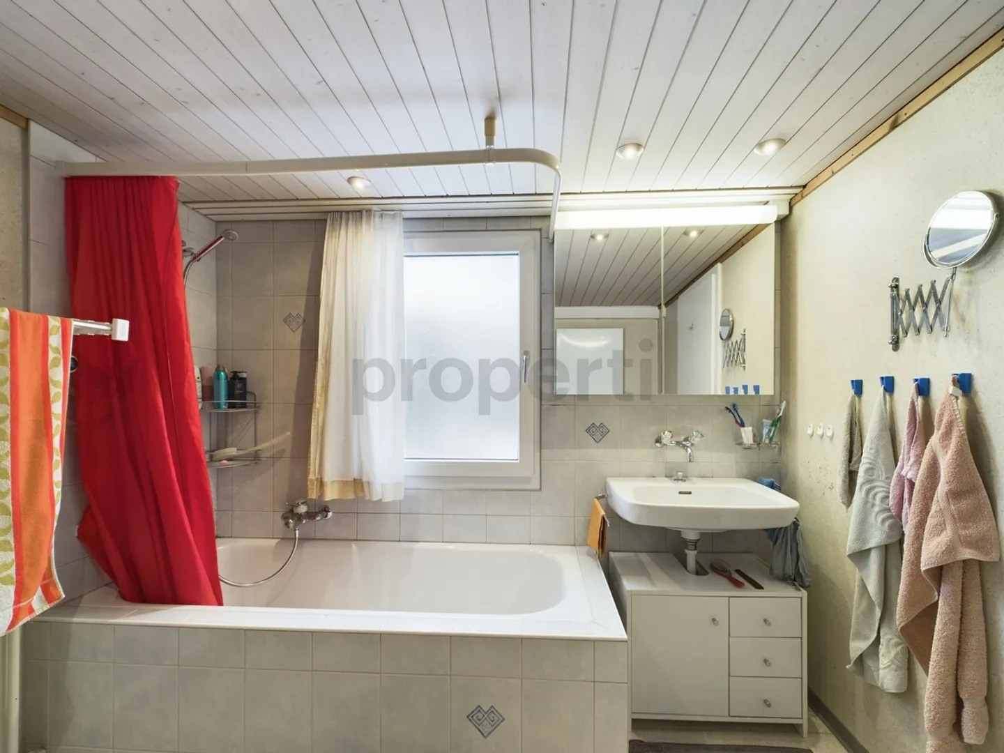 Zuhause mit Zusatznutzen - grosszügige 5.5-Zimmer-Wohnung &amp; Mieteinnahmen im Erdgeschoss - Foto 10 von 13