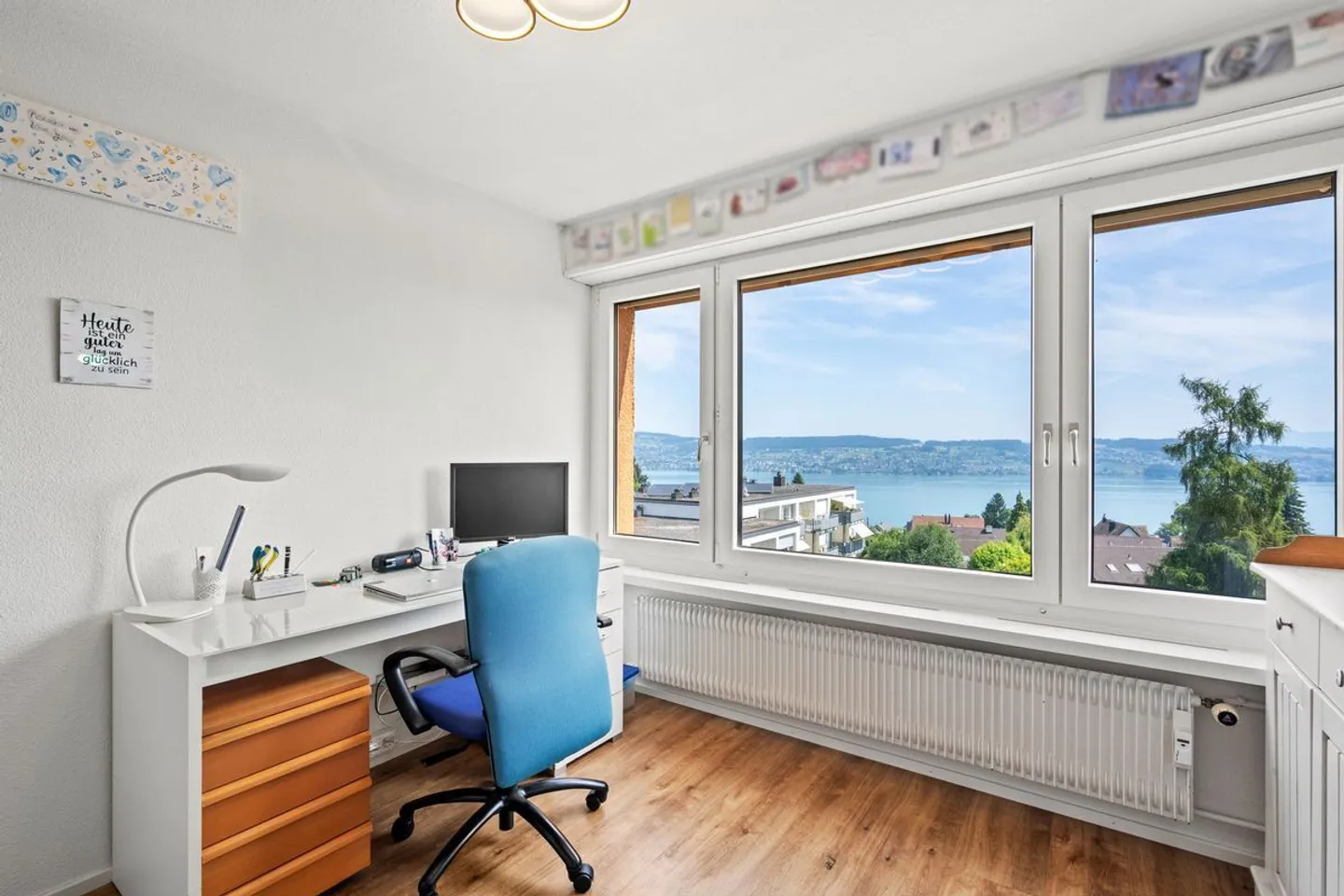 Charmante appartement en attique de 4,5 pièces avec vue imprenable sur le lac - Photo 11 sur 13