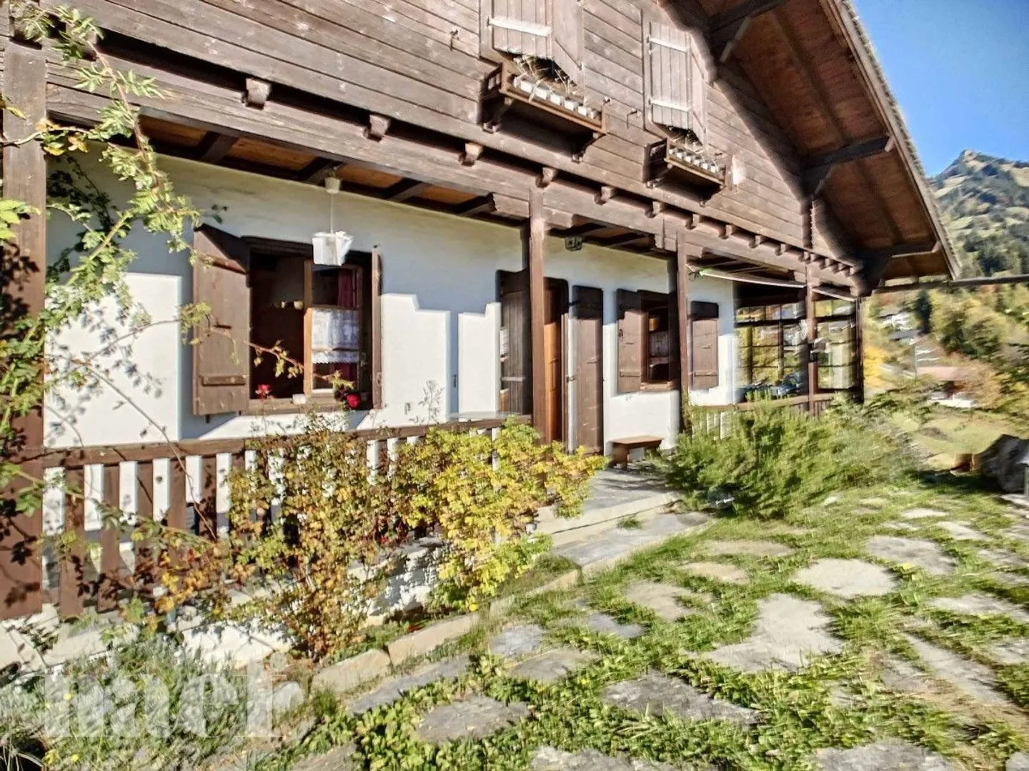 Magnifico chalet di 4,5 stanze con vista sulle montagne - Foto 1 di 9