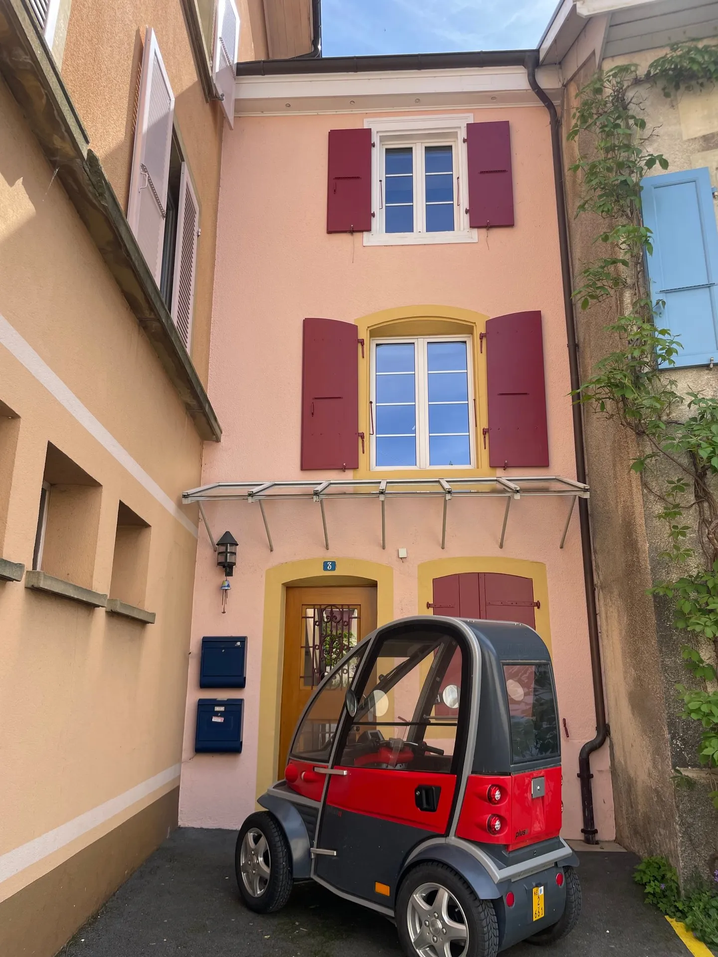 Charmant bungalow individuel de 4,5 pièces sur 3 étages - Photo 1 sur 11