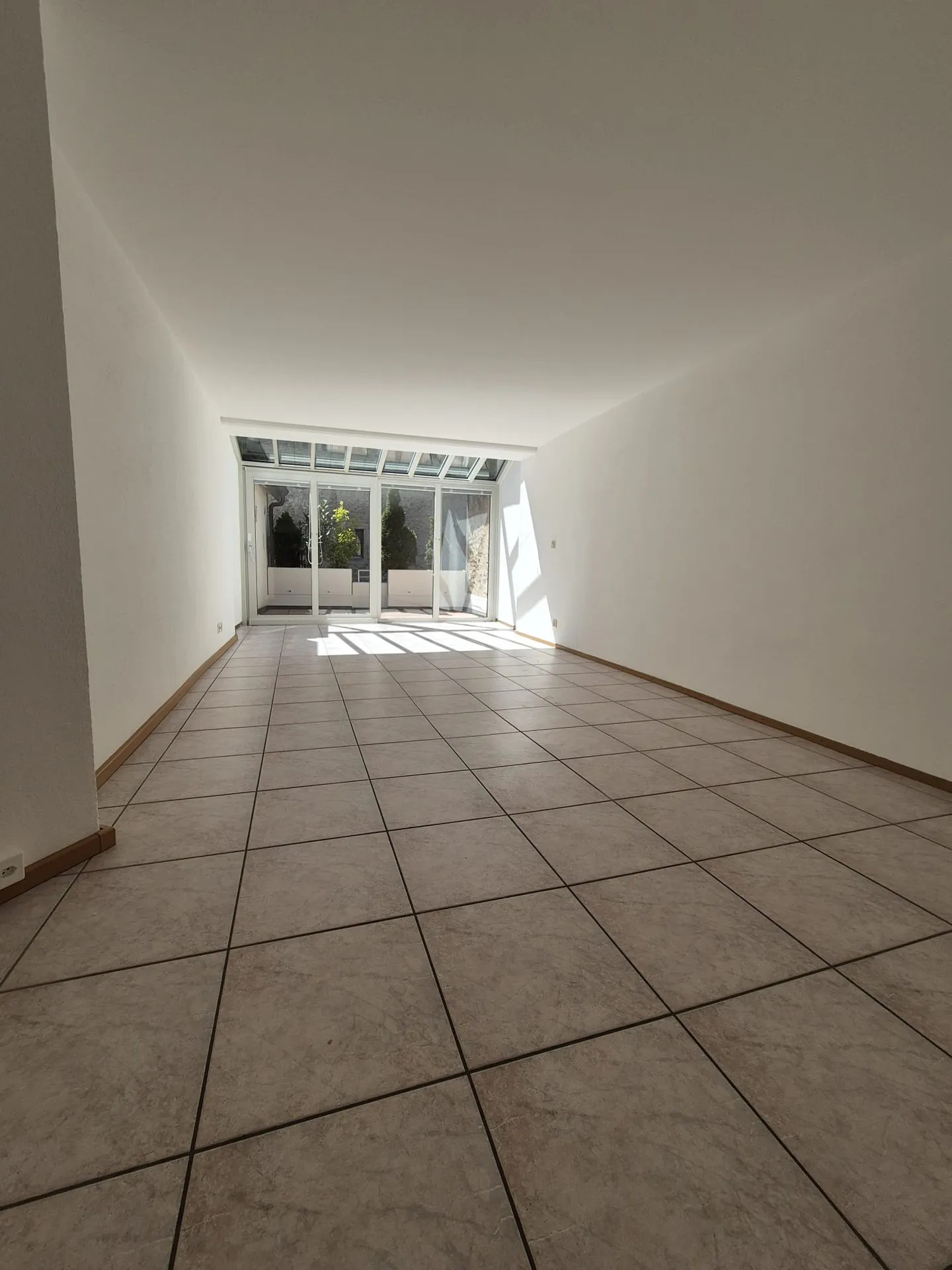 Charmant bungalow individuel de 4,5 pièces sur 3 étages - Photo 4 sur 11