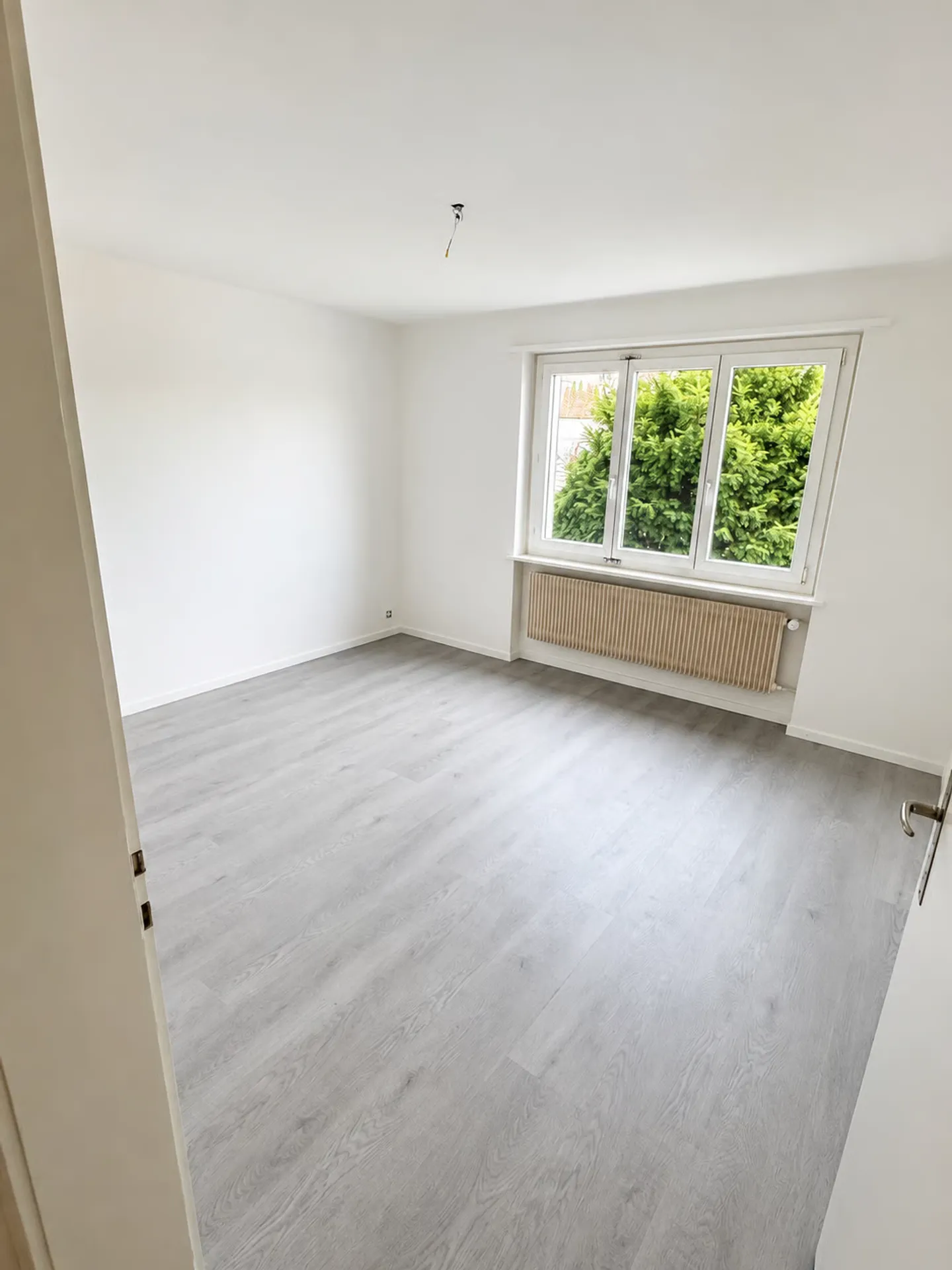 Helle 3.5-Zimmer-Wohnung mit Balkon in Pieterlen - Foto 4 di 5
