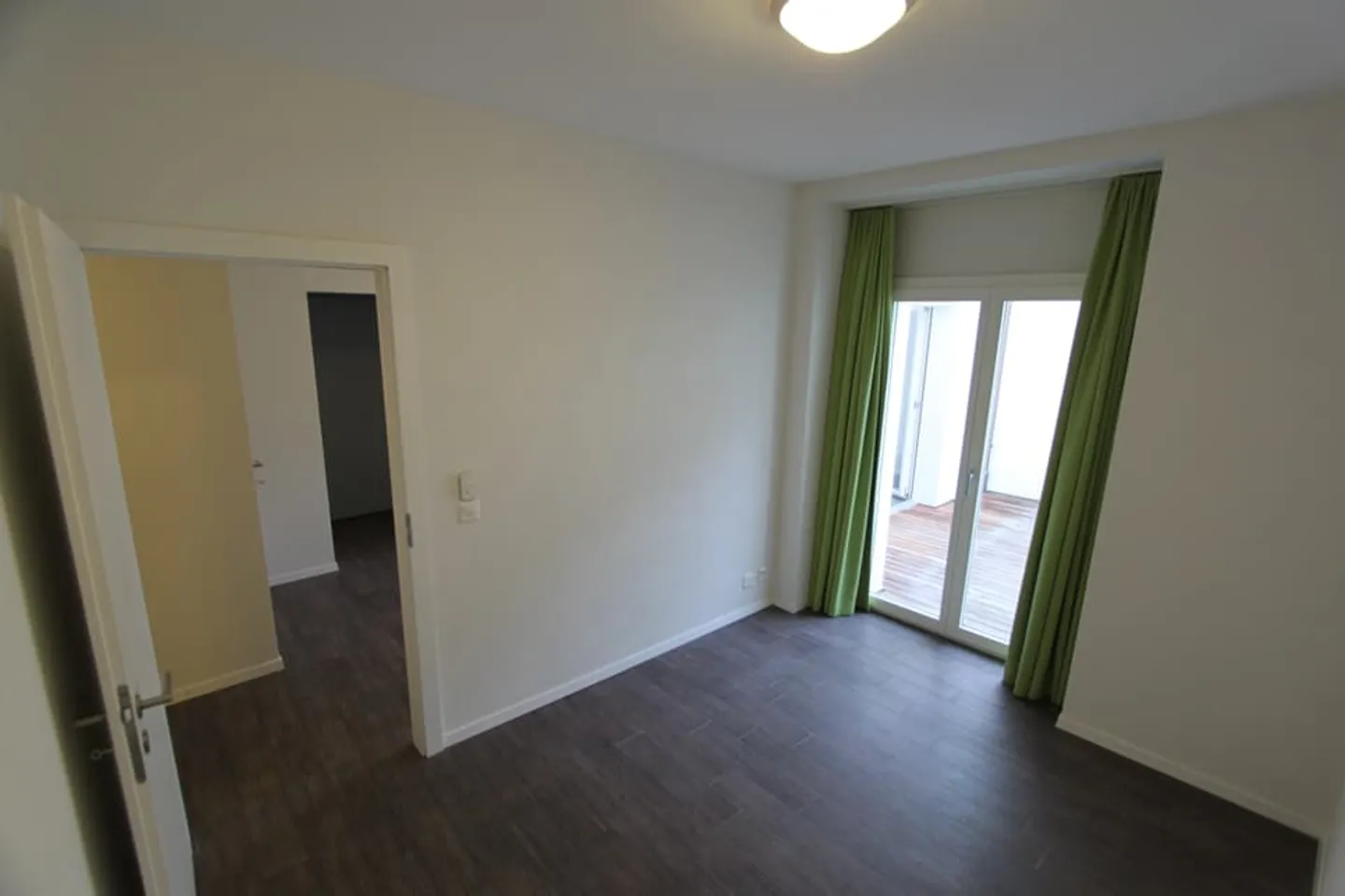 2.5 pièces et lumineux avec une loggia - Foto 1 von 8