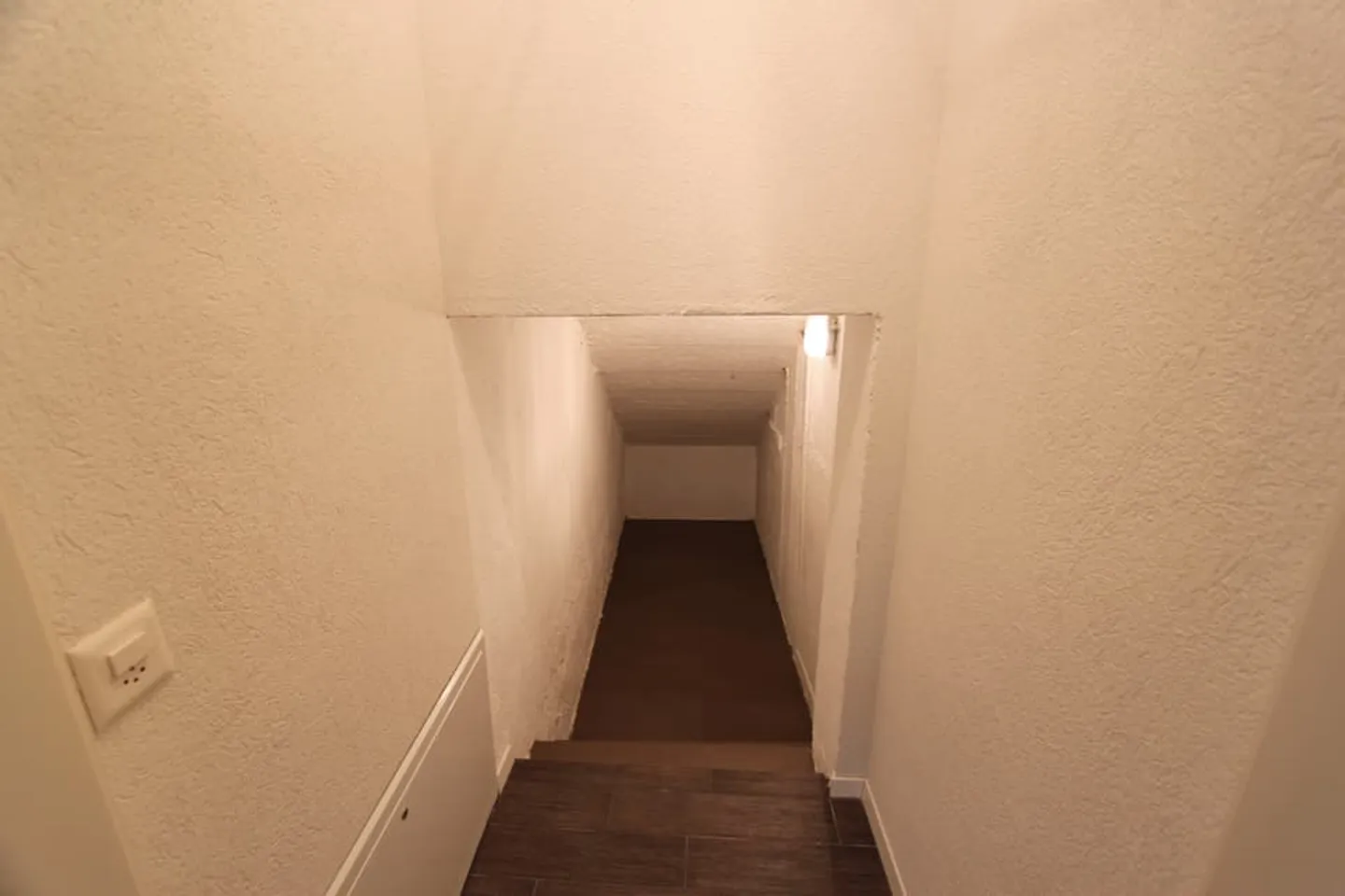 2.5 pièces et lumineux avec une loggia - Foto 8 von 8